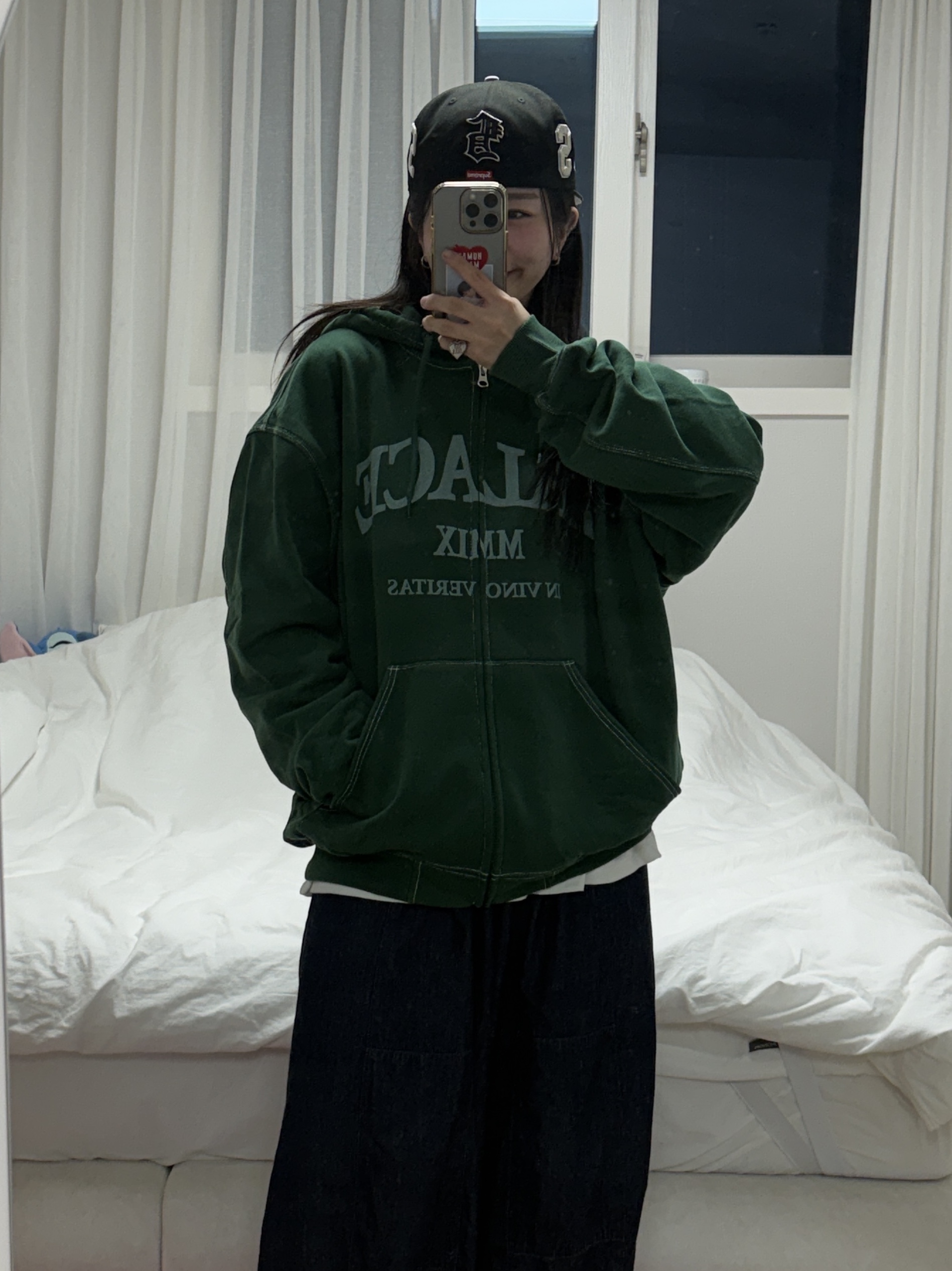 Palace Triple Stitch Veritas Zip Hood Racey Green - 25FW, Supreme Multi S Logo New Era Black - 25SS 착용 스타일 - 1