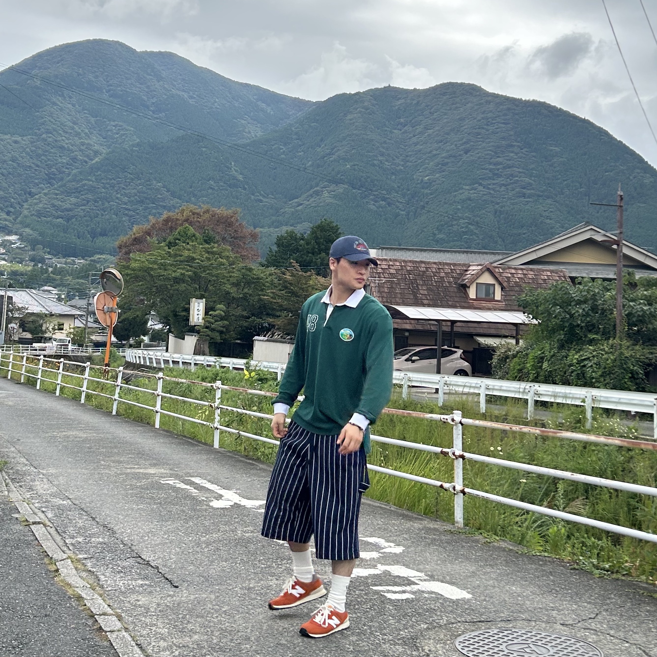 MJD X TRSC Stripe Side Snap Wide Carpenter Bermuda Pants Navy 착용 스타일 - 1