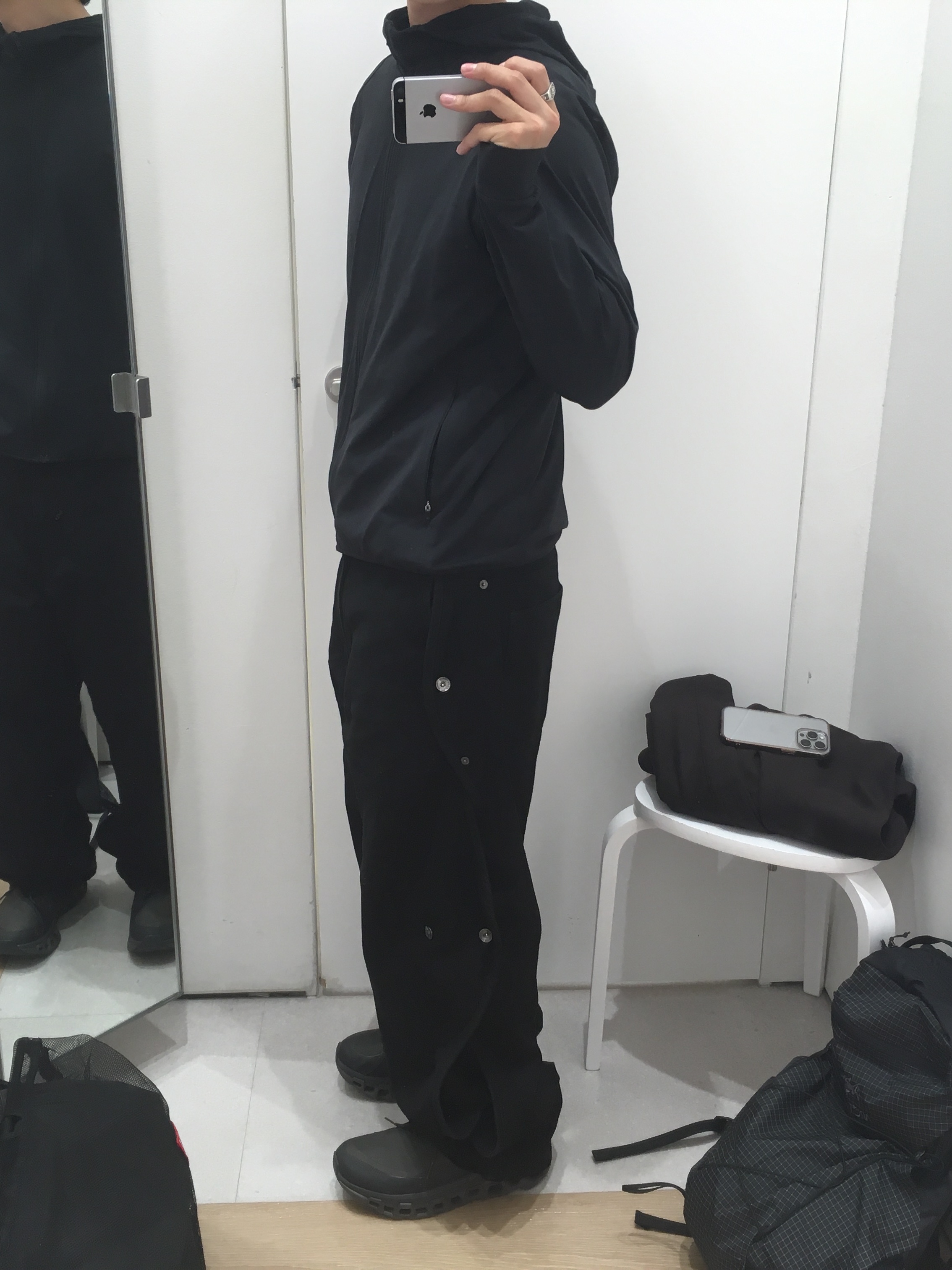 On Running x Post Archive Faction (Paf) Cloudmonster 2 Thorn Brown, Sansan Gear Cotton Wave Pants Black 착용 스타일