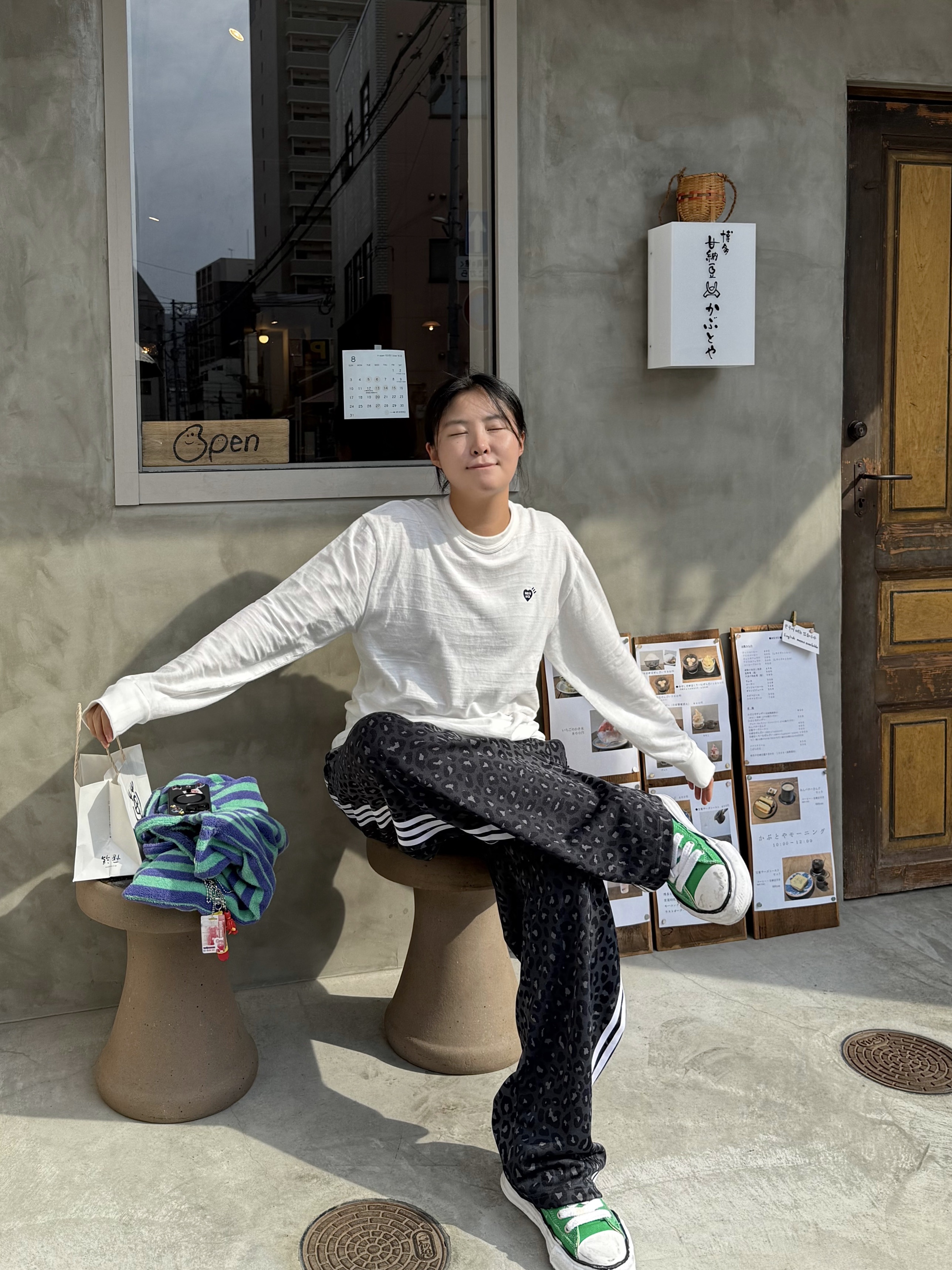 Human Made Graphic L/S T-Shirt White, Maison Mihara Yasuhiro Peterson OG Sole Canvas High-top Sneakers Green 착용 스타일 - 1