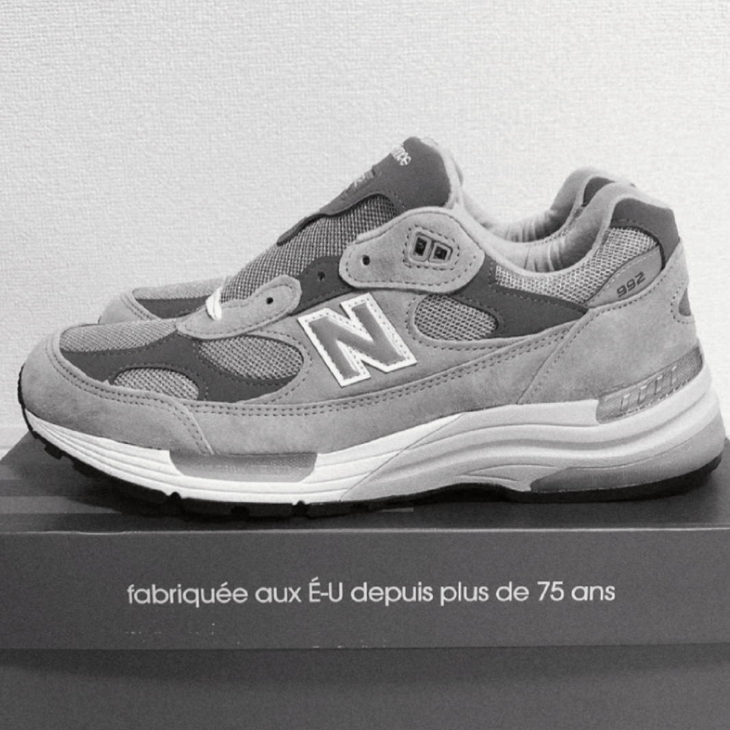 New Balance 992 Made in USA Core Grey Silver Metallic 착용 스타일