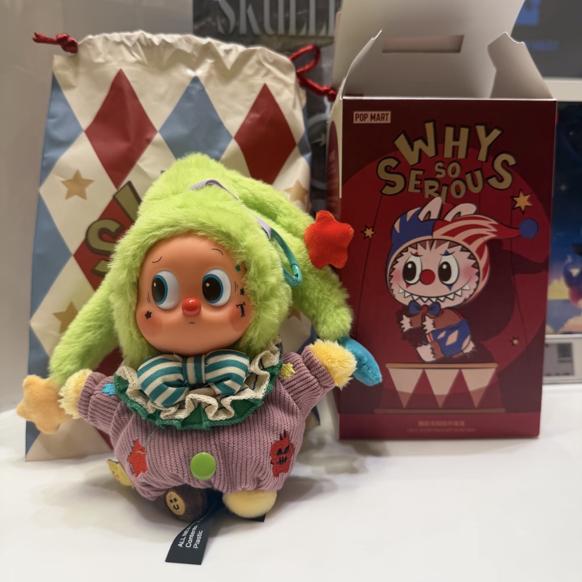 Pop Mart Why So Serious Series Vinyl Plush Pendant Bubblegum (Opened Case) 착용 스타일