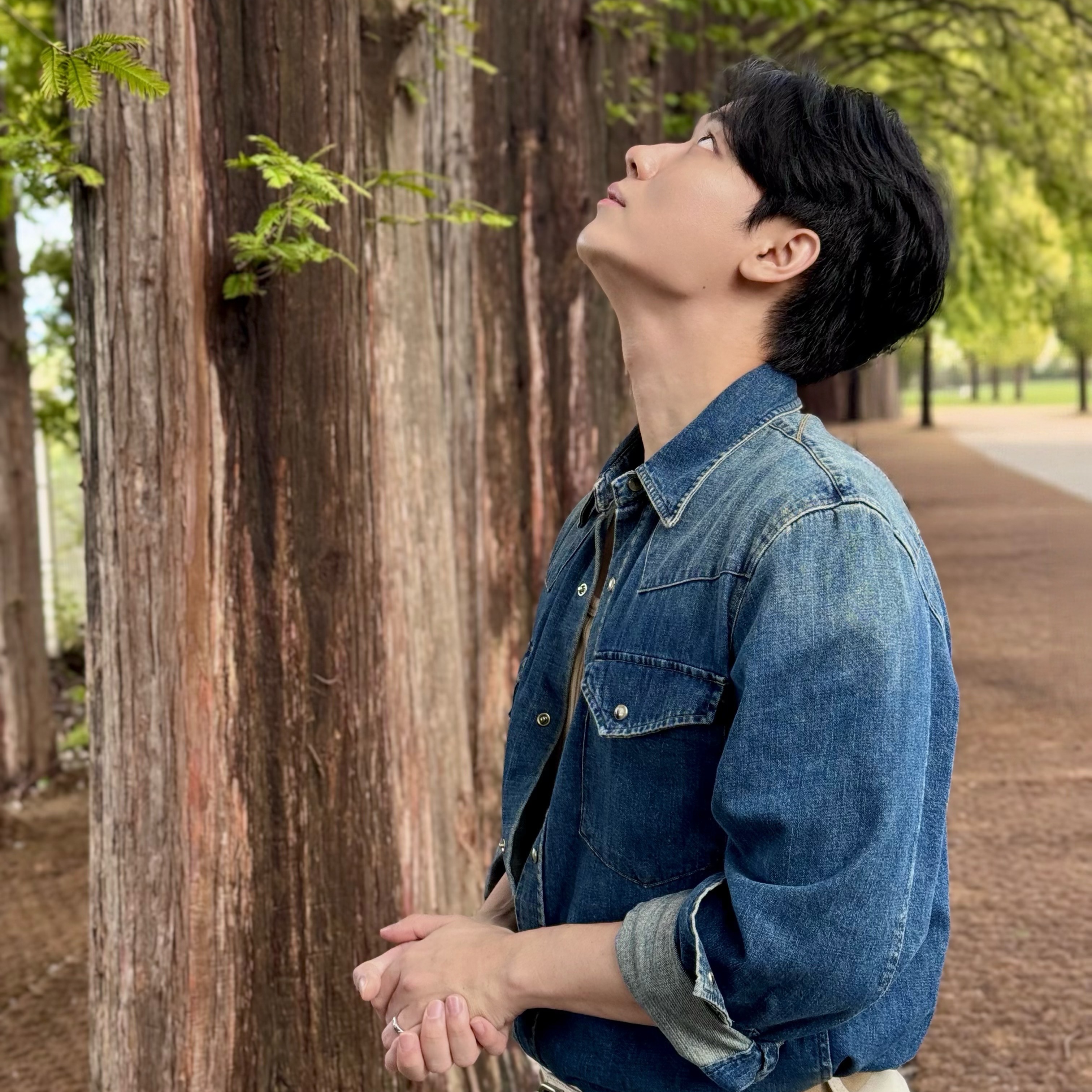 TNGT Western Denim Shirt Washed Blue 착용 스타일 - 2