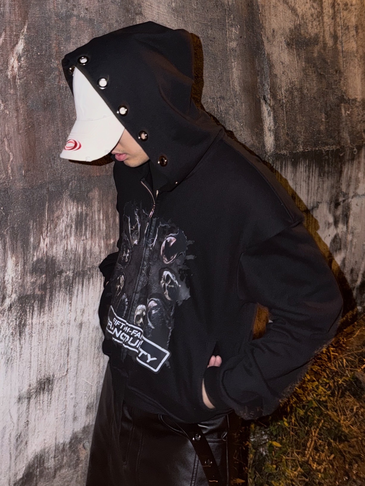 CSC Tranquility Hoodie Zip Up Black, Civision by CSC Iconic Logo Cap Light Beige 착용 스타일 - 4