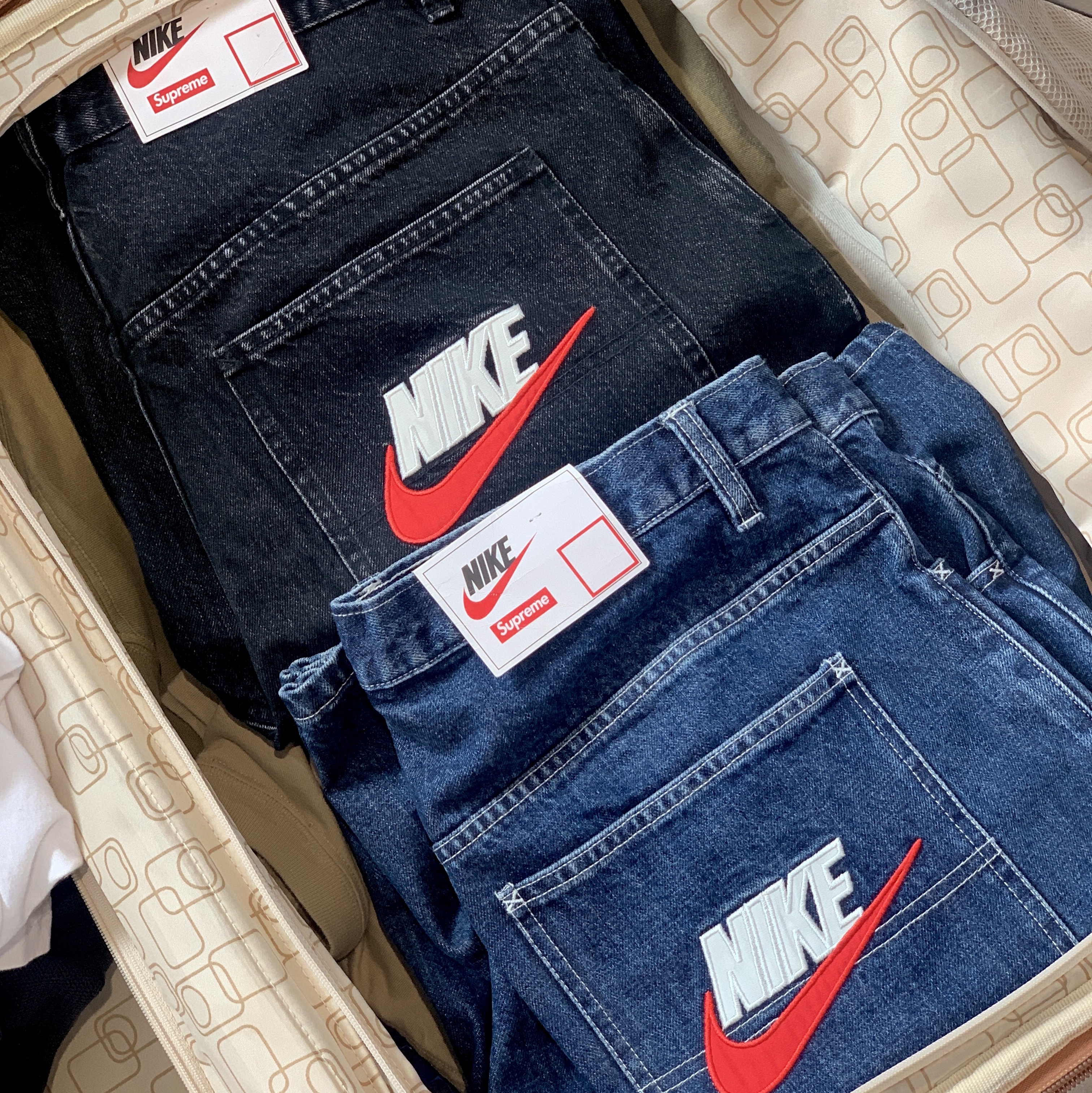 Supreme x Nike Denim Short Black - 24SS, Supreme x Nike Denim Short Indigo - 24SS 착용 스타일