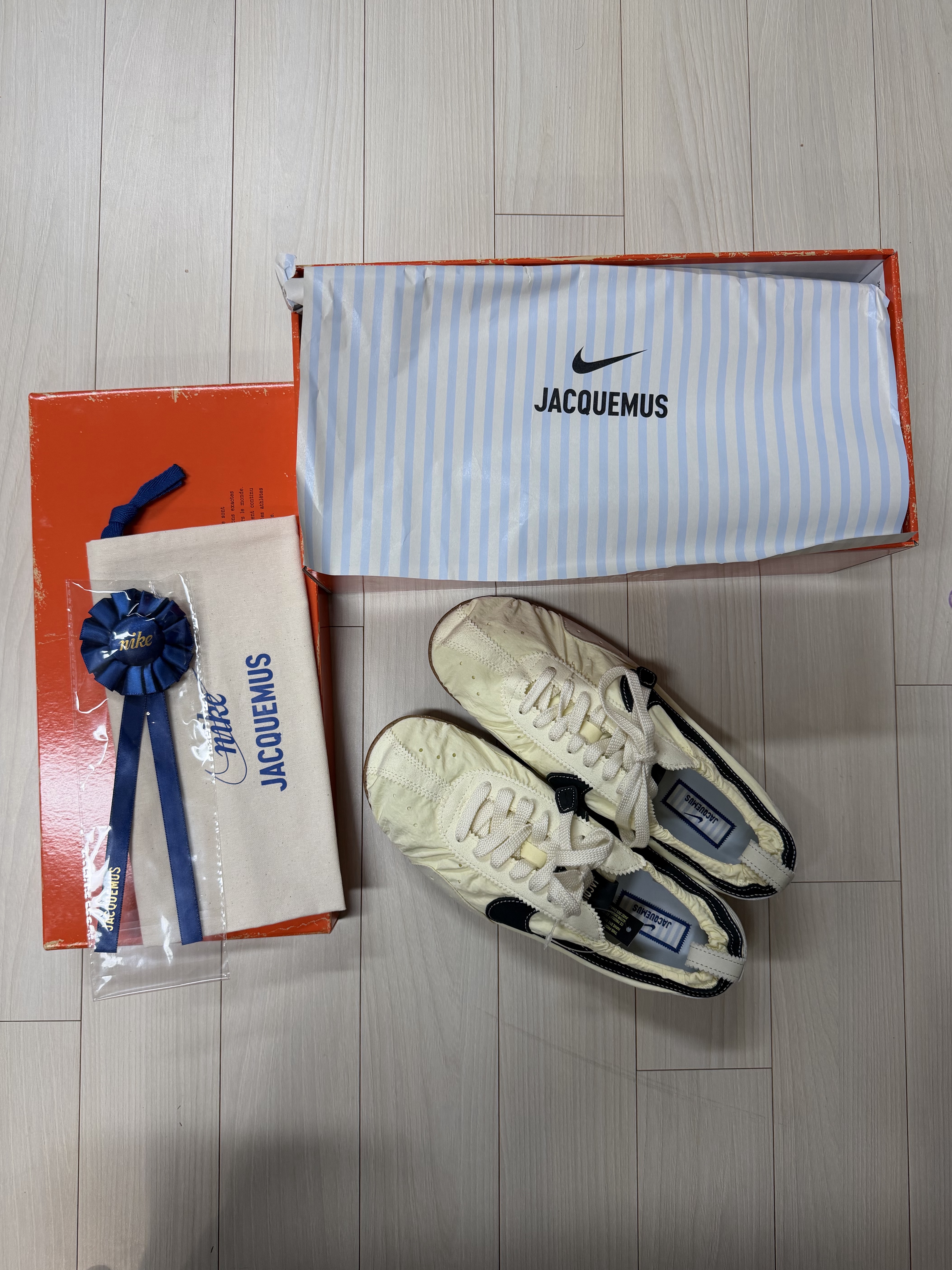 Nike x Jacquemus Moon Shoe SP Alabaster Off Noir 착용 스타일 - 2