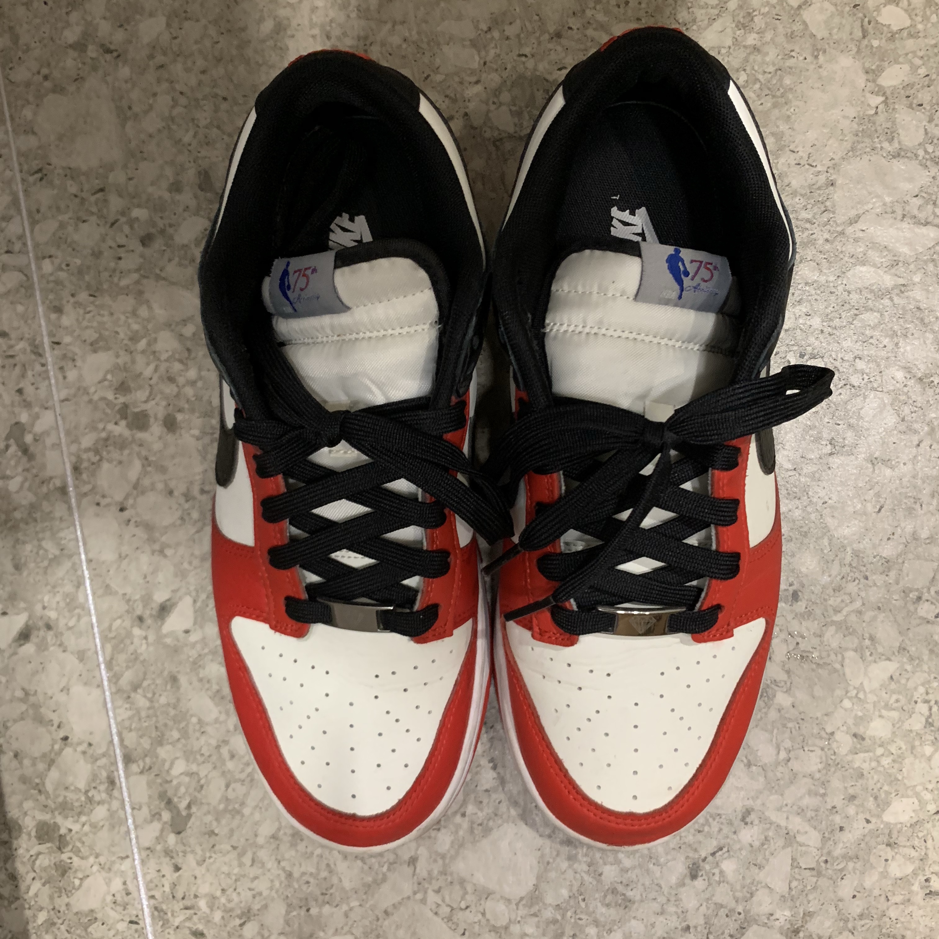 Nike x NBA Dunk Low Retro EMB Black and Chile Red 착용 스타일