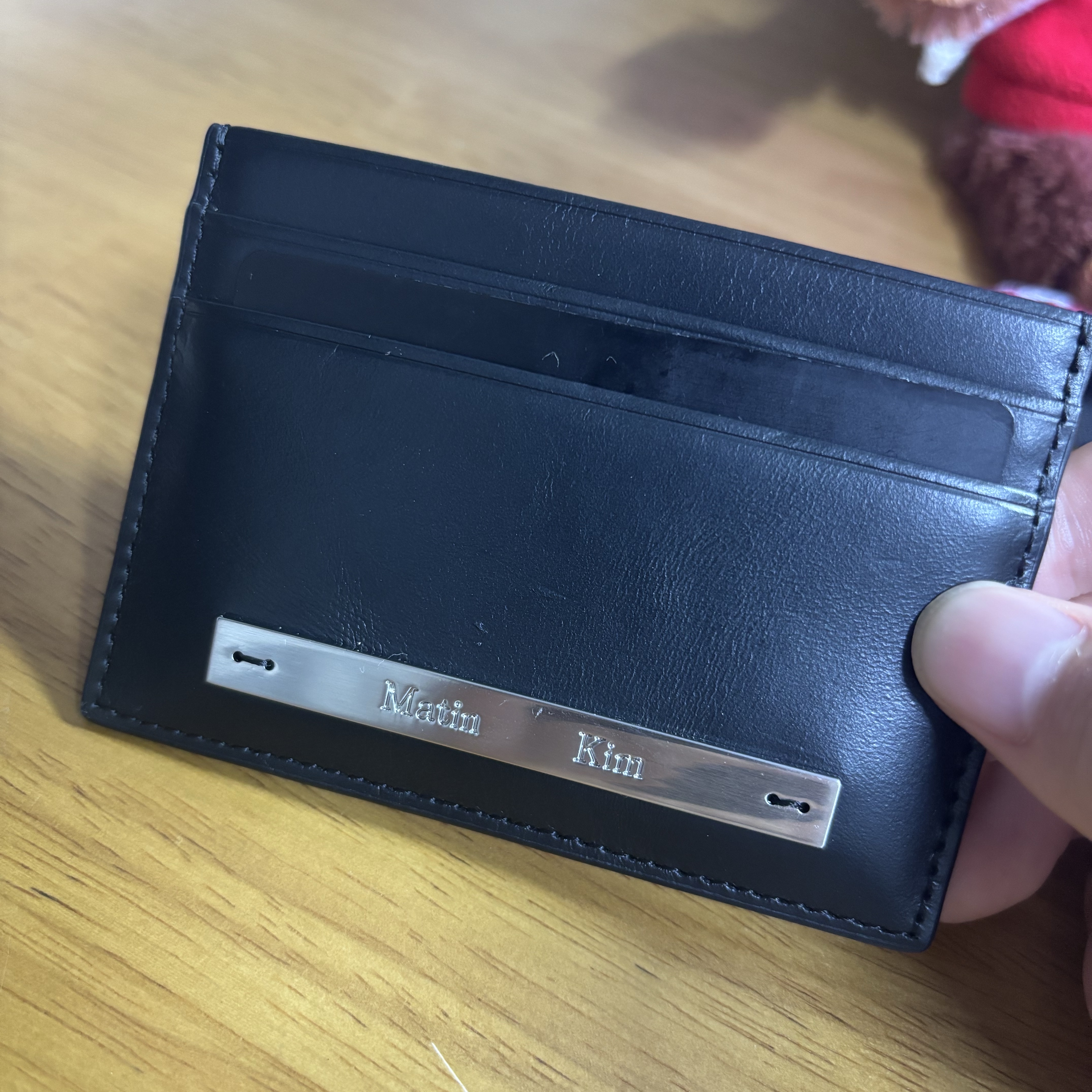 Matin Kim Vintage Card Wallet Black 착용 스타일