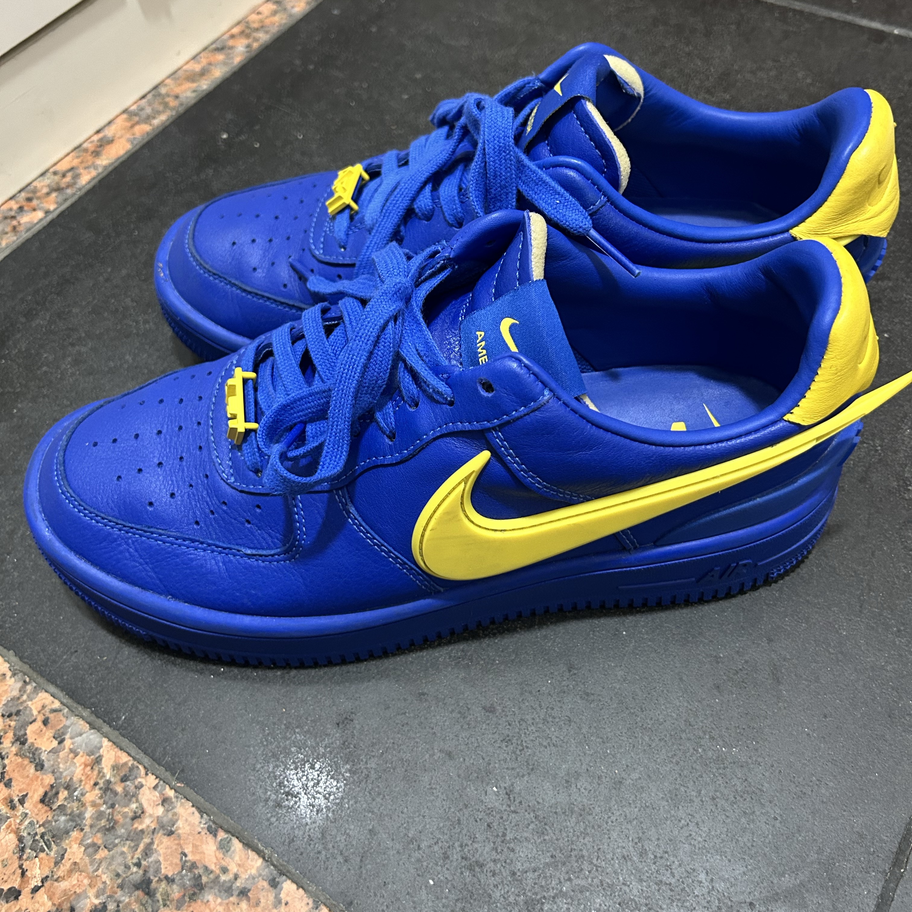 Nike x Ambush Air Force 1 Low SP Game Royal and Vivid Sulfur 착용 스타일
