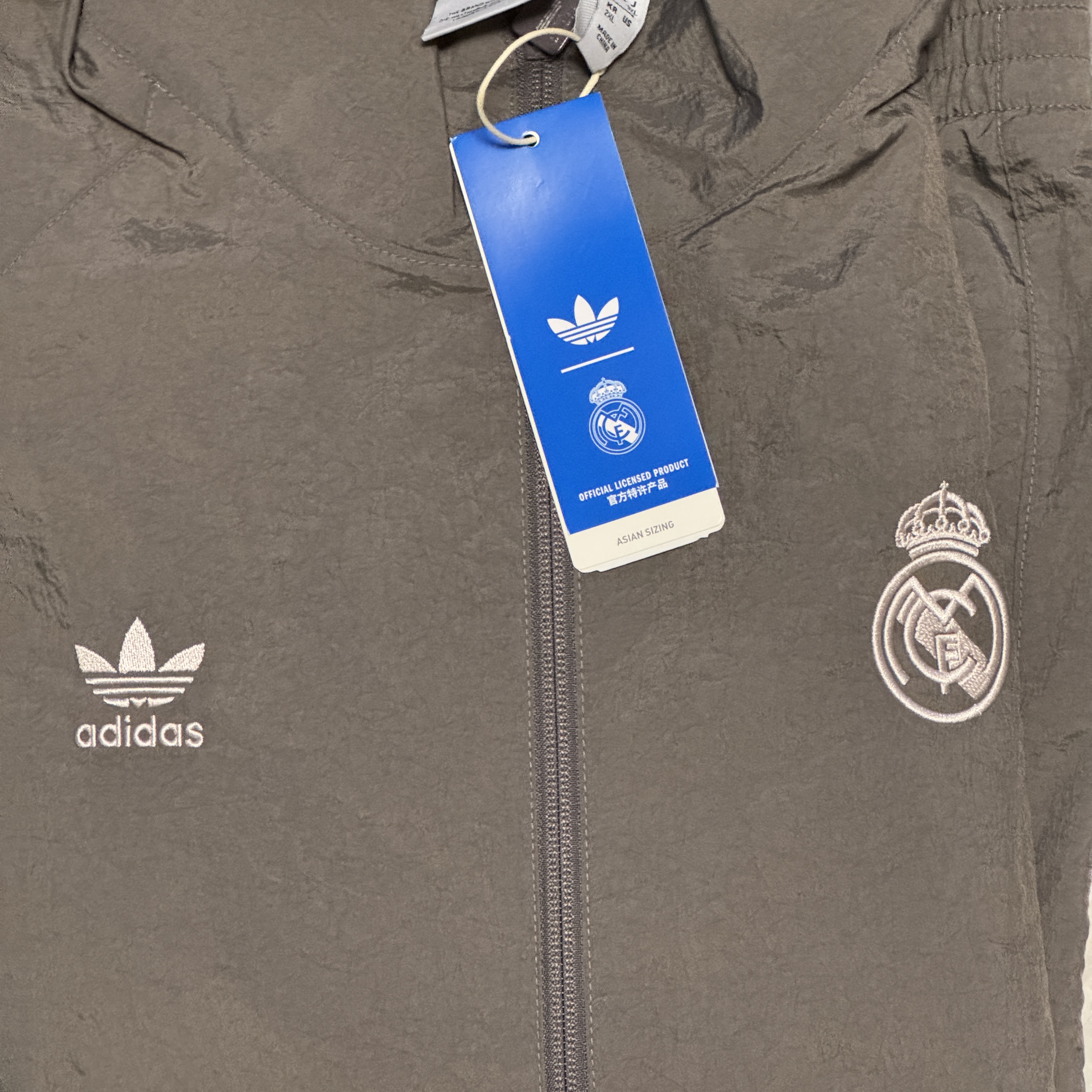 Adidas Real Madrid Originals Track Top Charcoal Grey - KR Sizing 착용 스타일