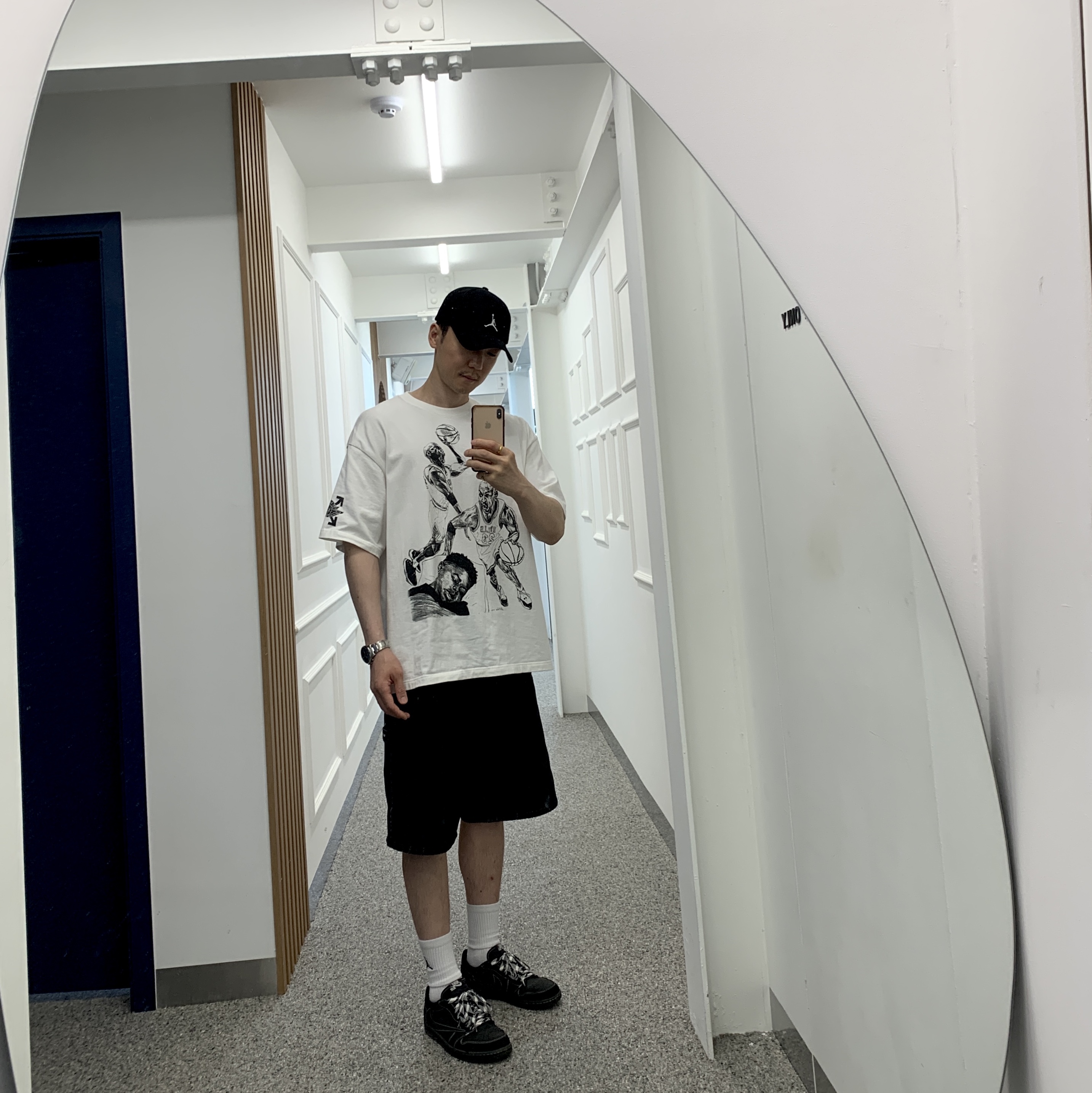 Supreme x Nike Denim Short Black - 24SS, Jordan x Off-White S/S T-Shirt White - US/EU 착용 스타일