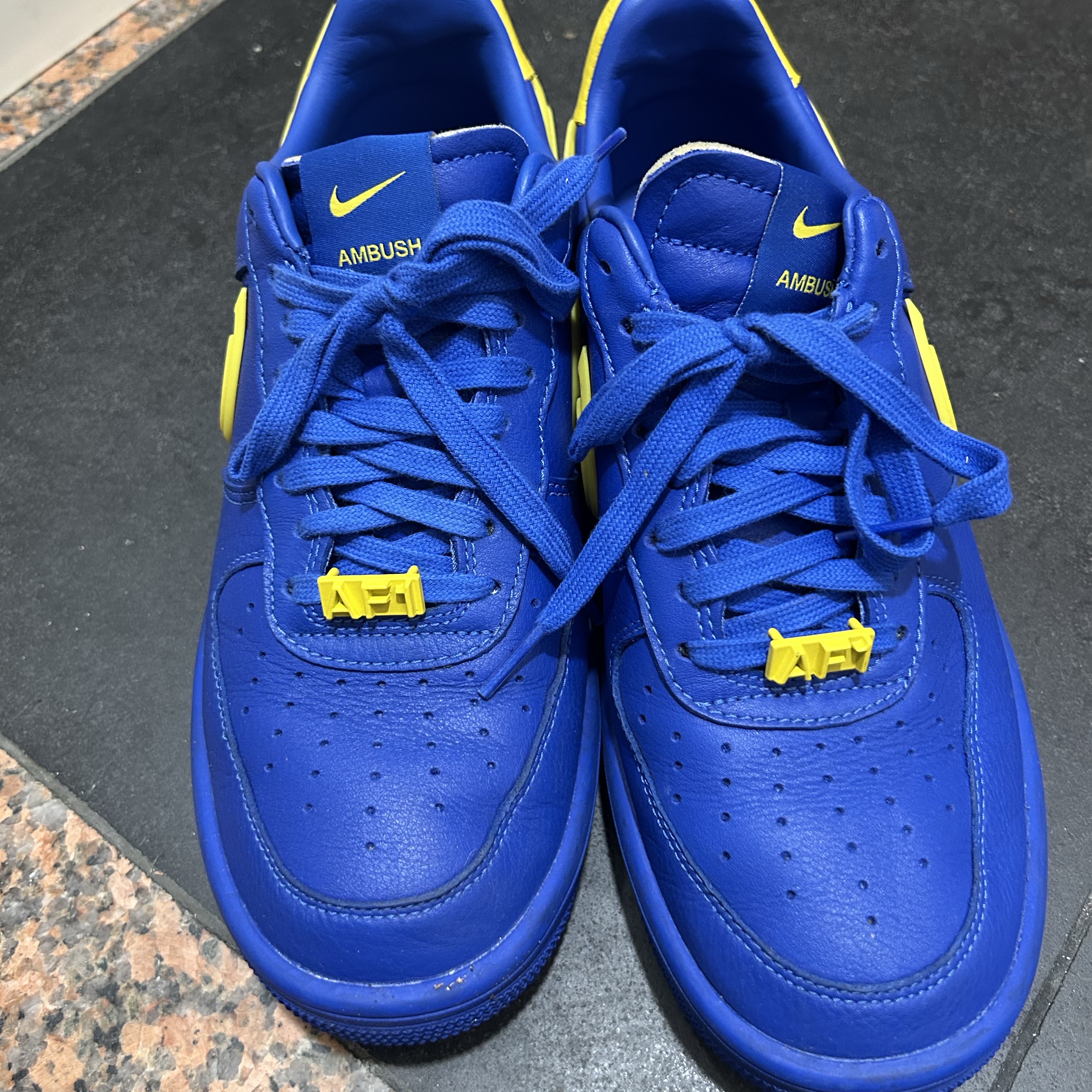 Nike x Ambush Air Force 1 Low SP Game Royal and Vivid Sulfur 착용 스타일