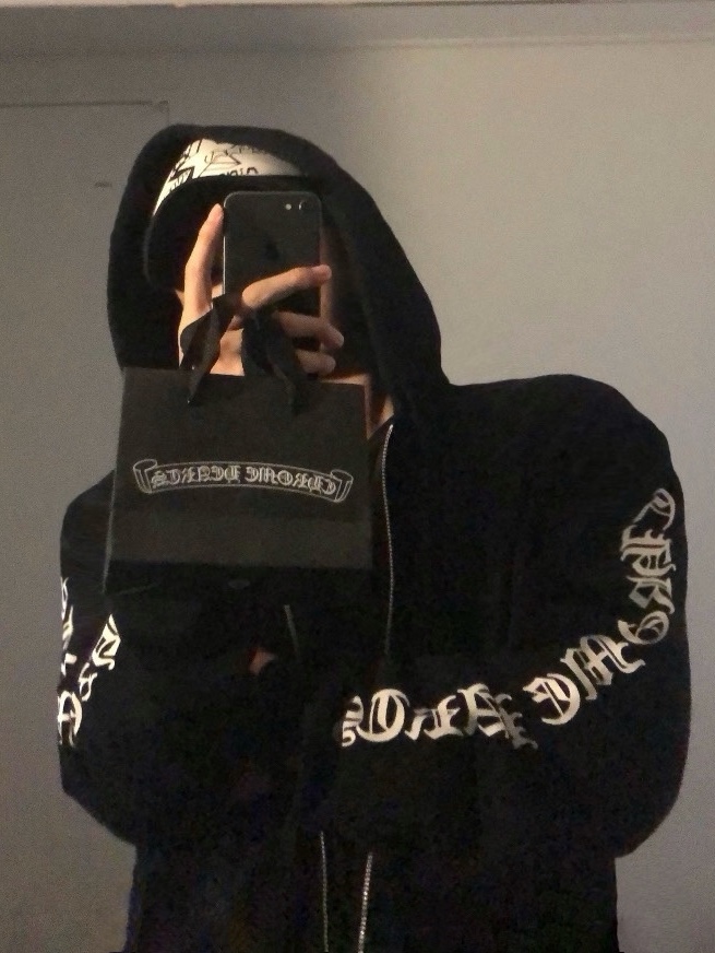 Chrome Hearts Scroll Logo Fleece Zip-Up Hoodie Black, Hansroom Chrome Hearts #5 Dagger Charm 착용 스타일 - 1