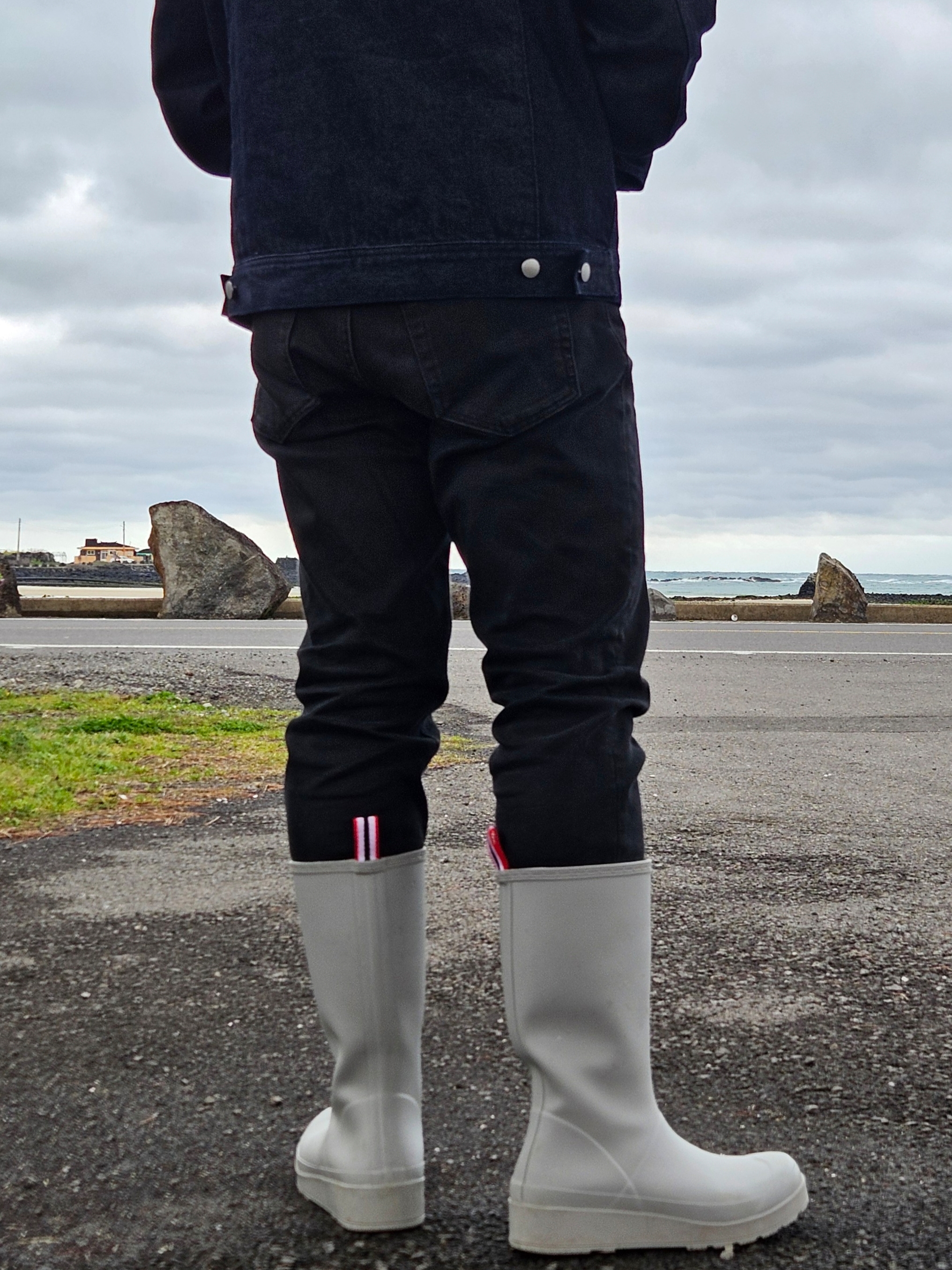 (W) Hunter Play Tall Wellington Rain Boots Zinc Grey 착용 스타일 - 2