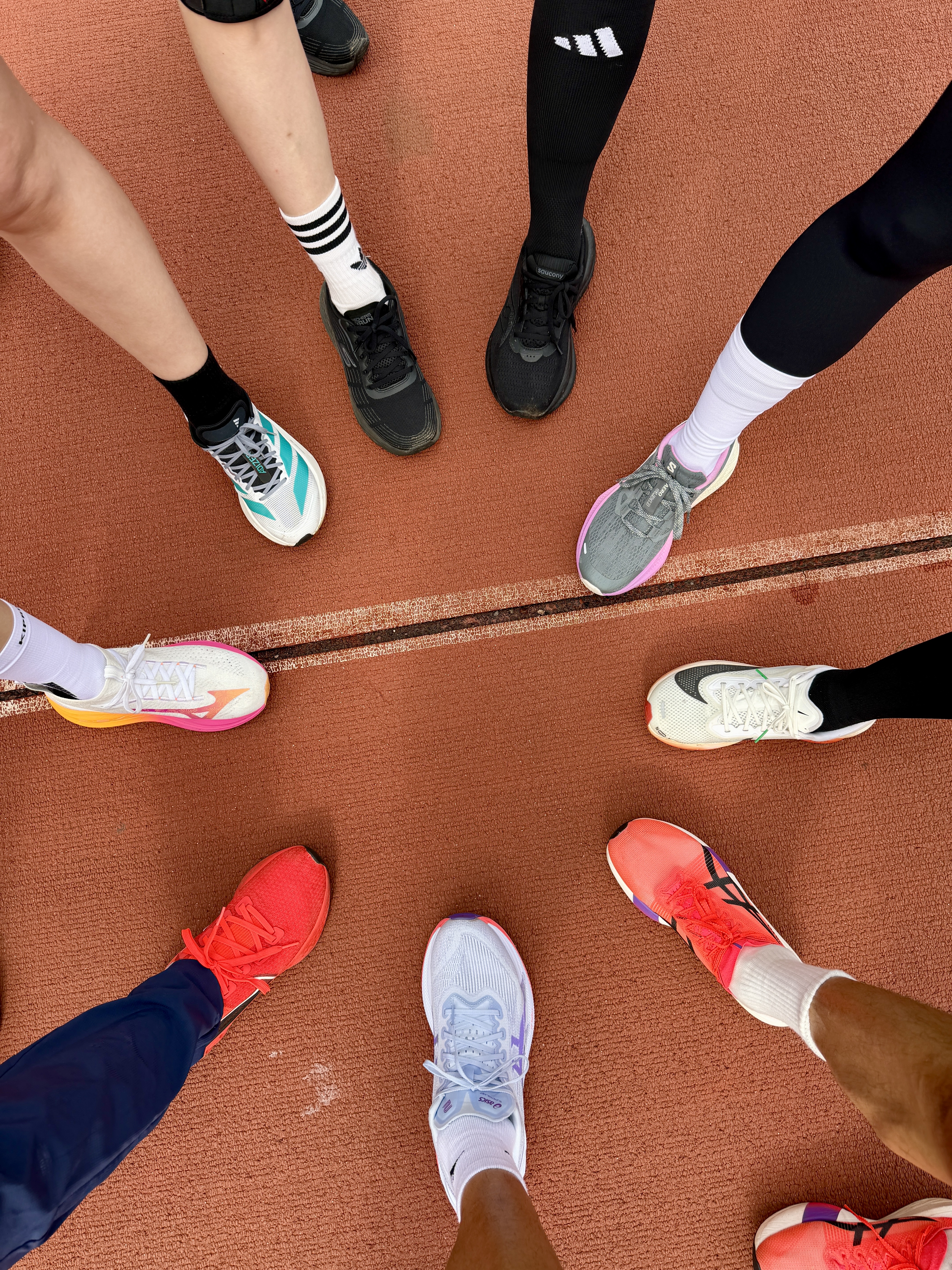 Asics Metaspeed Edge Tokyo Flash Red Black, Mizuno Wave Rebellion Pro 3 White Pink Tetra 착용 스타일
