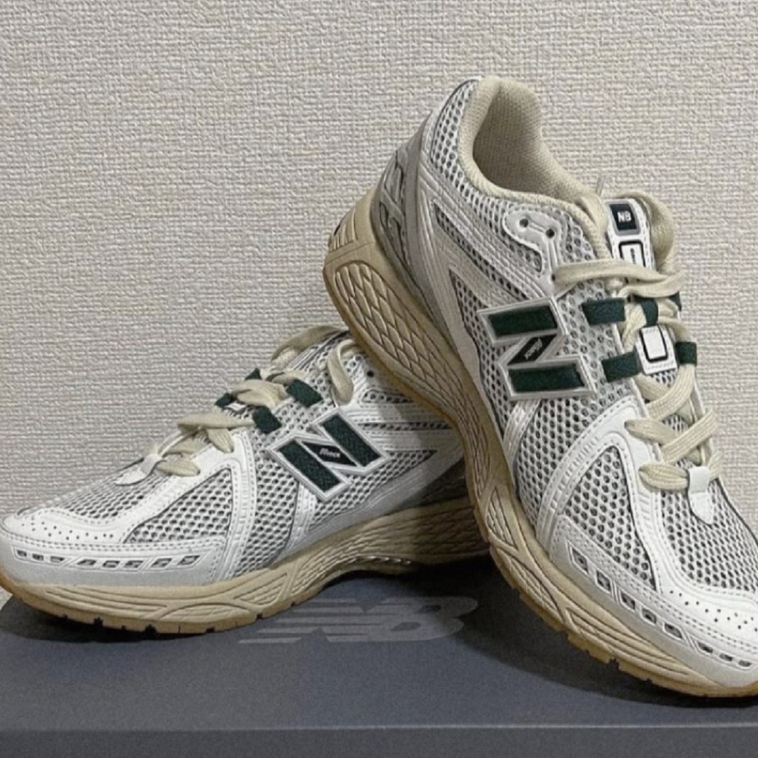 New Balance 1906R Silver Green 착용 스타일