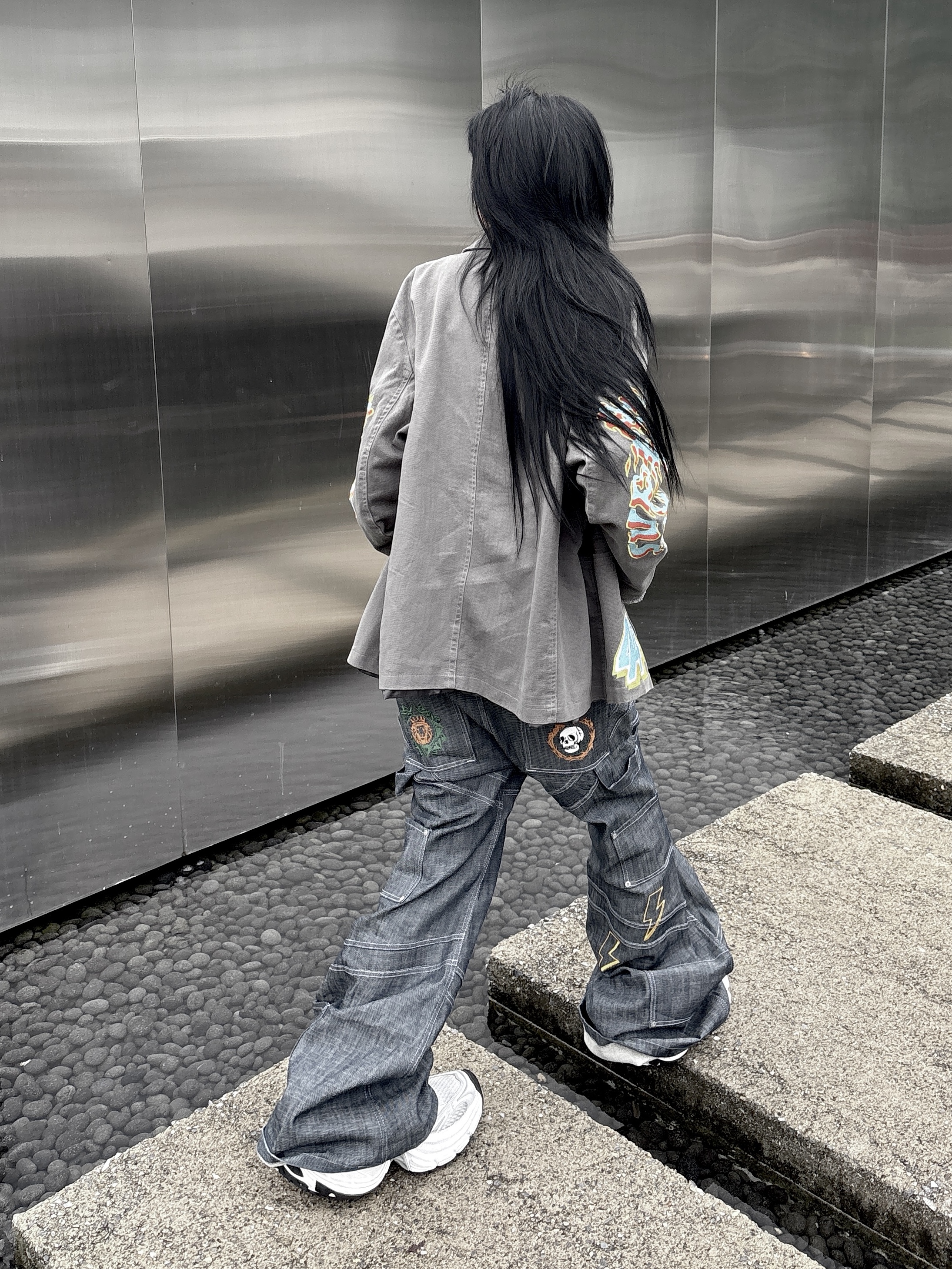 Balenciaga 10XL Sneakers White Grey Silver Black 착용 스타일 - 2