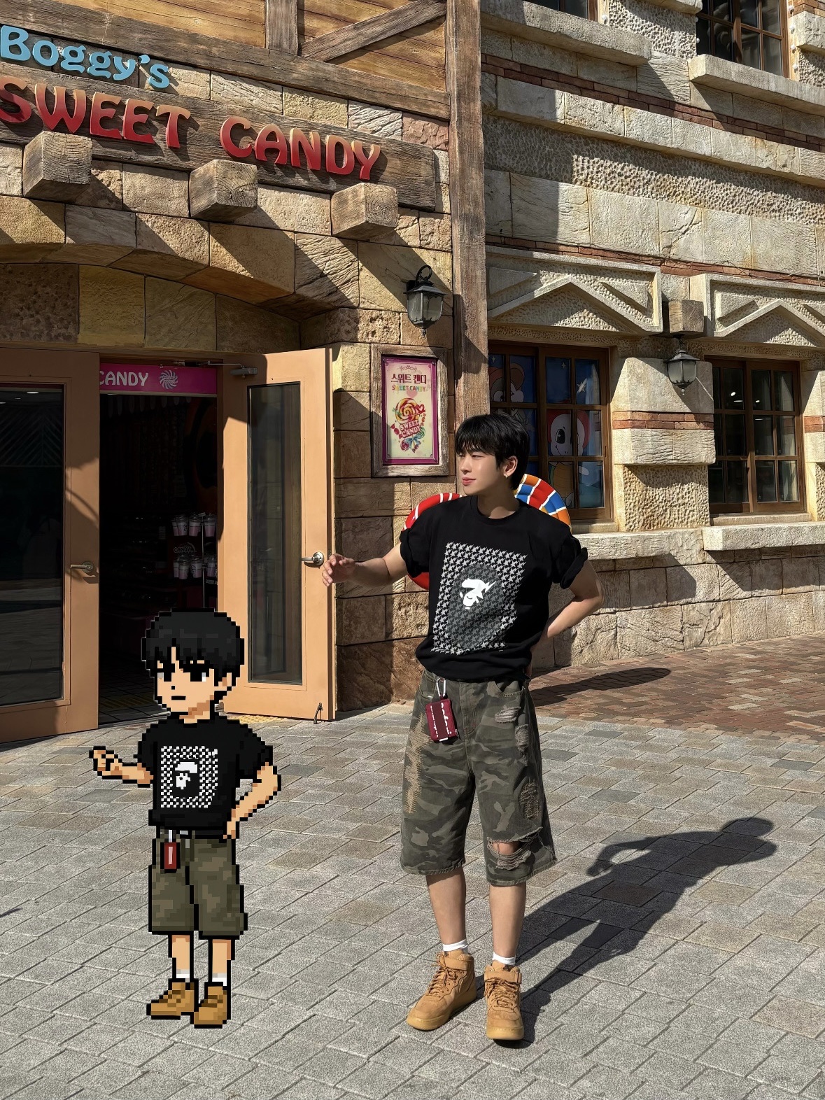 BAPE Sta Houndstooth Ape Head T-Shirt Black, [KREAM 단독] Safarispot Basic Safari Keyring Card Wallet Burgundy 착용 스타일 - 1