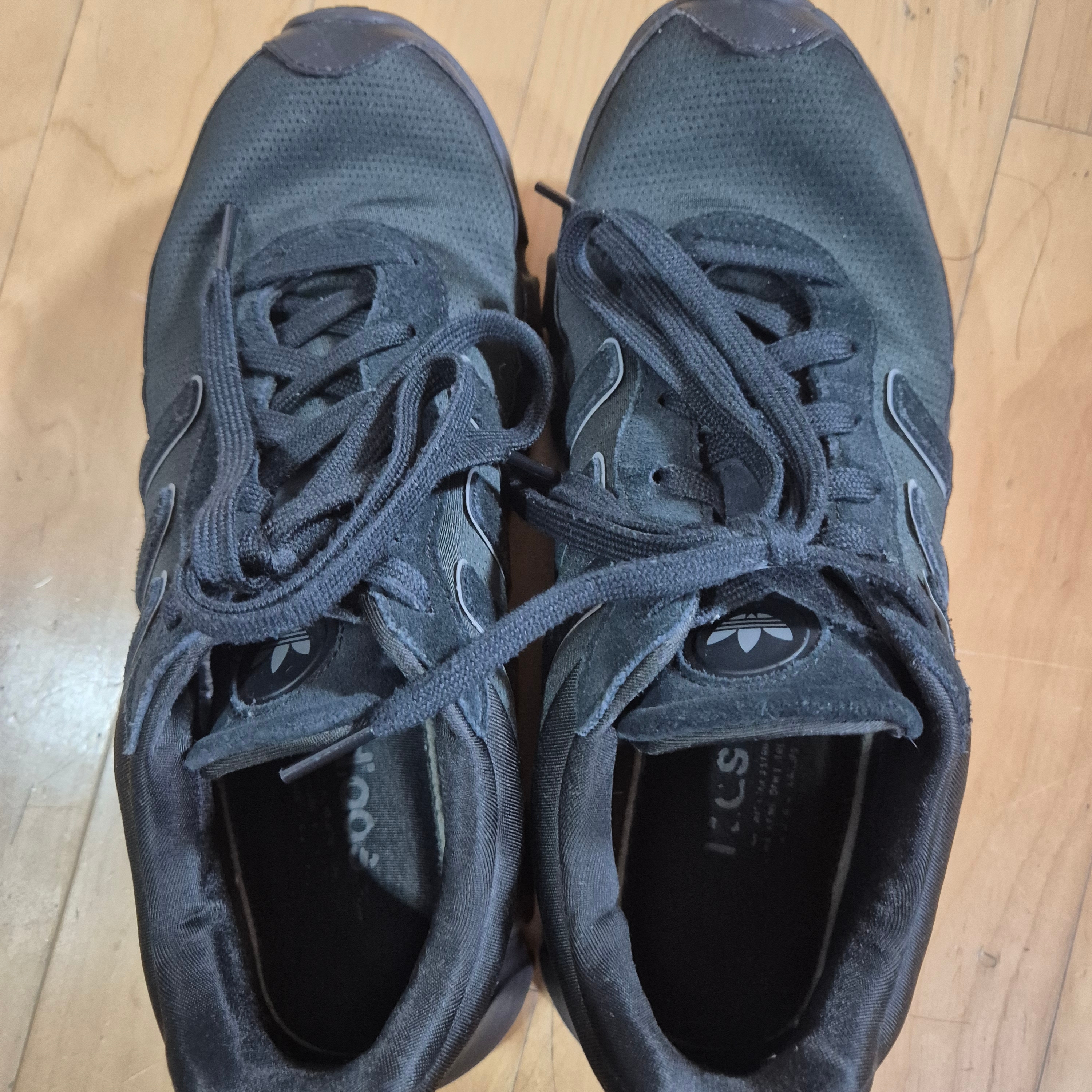 (J) Adidas Adiform Megaride Core Black Iron Metallic 착용 스타일