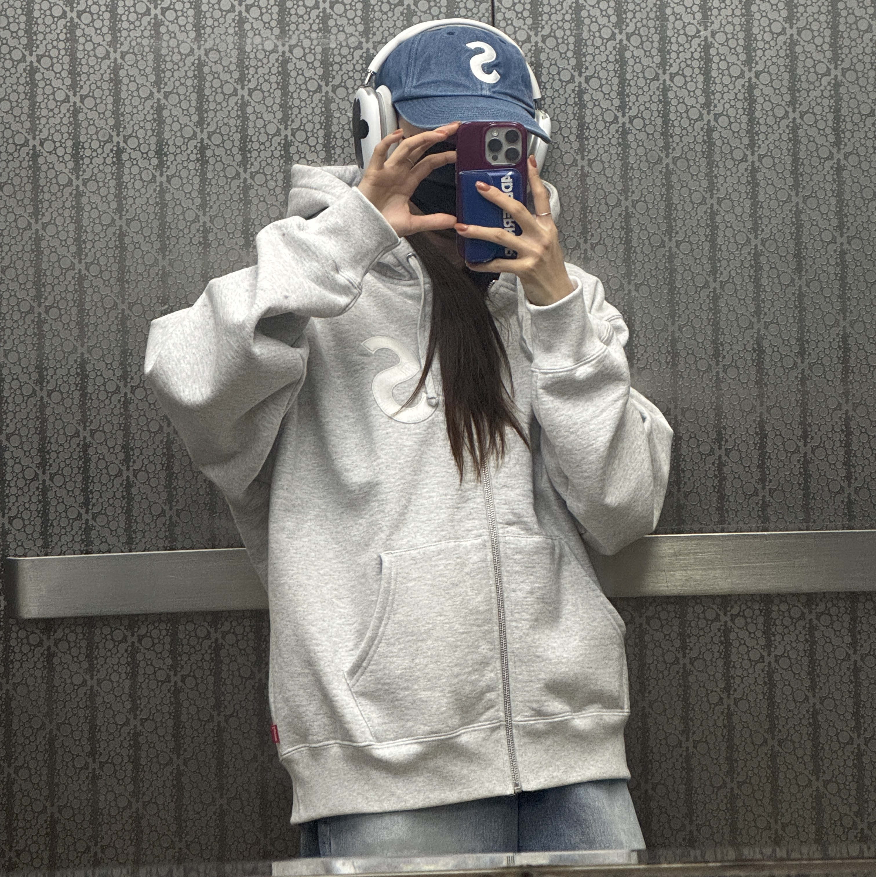 Supreme S Logo Zip Up Hooded Sweatshirt Ash Grey - 24FW, Supreme Pigment S Logo 6-Panel Denim - 24FW 착용 스타일