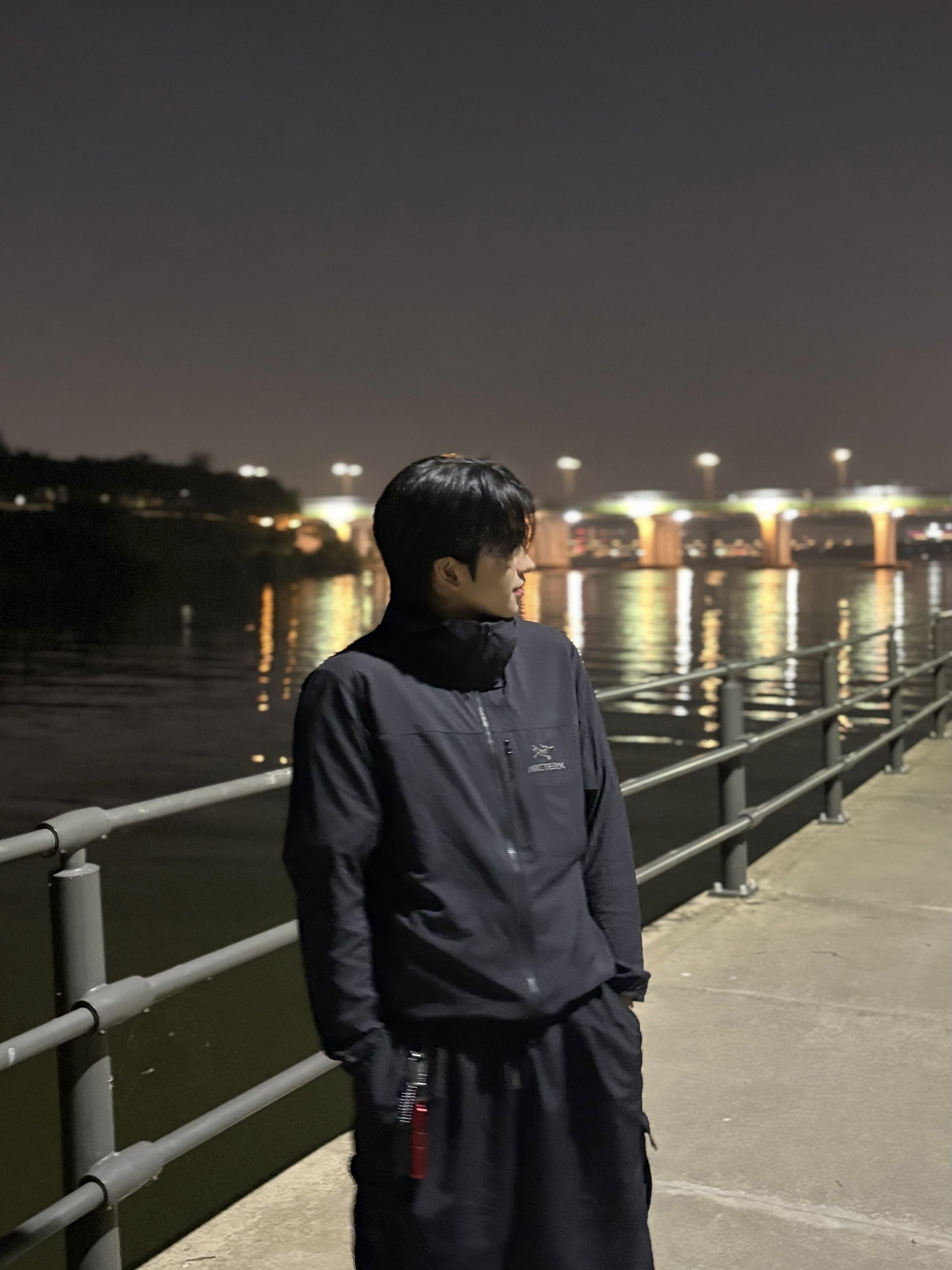 Arc'teryx Squamish Hoody Black, Asics x Kiko Kostadinov Novalis Gel-Teremoa Snow White Asics Blue 착용 스타일 - 1