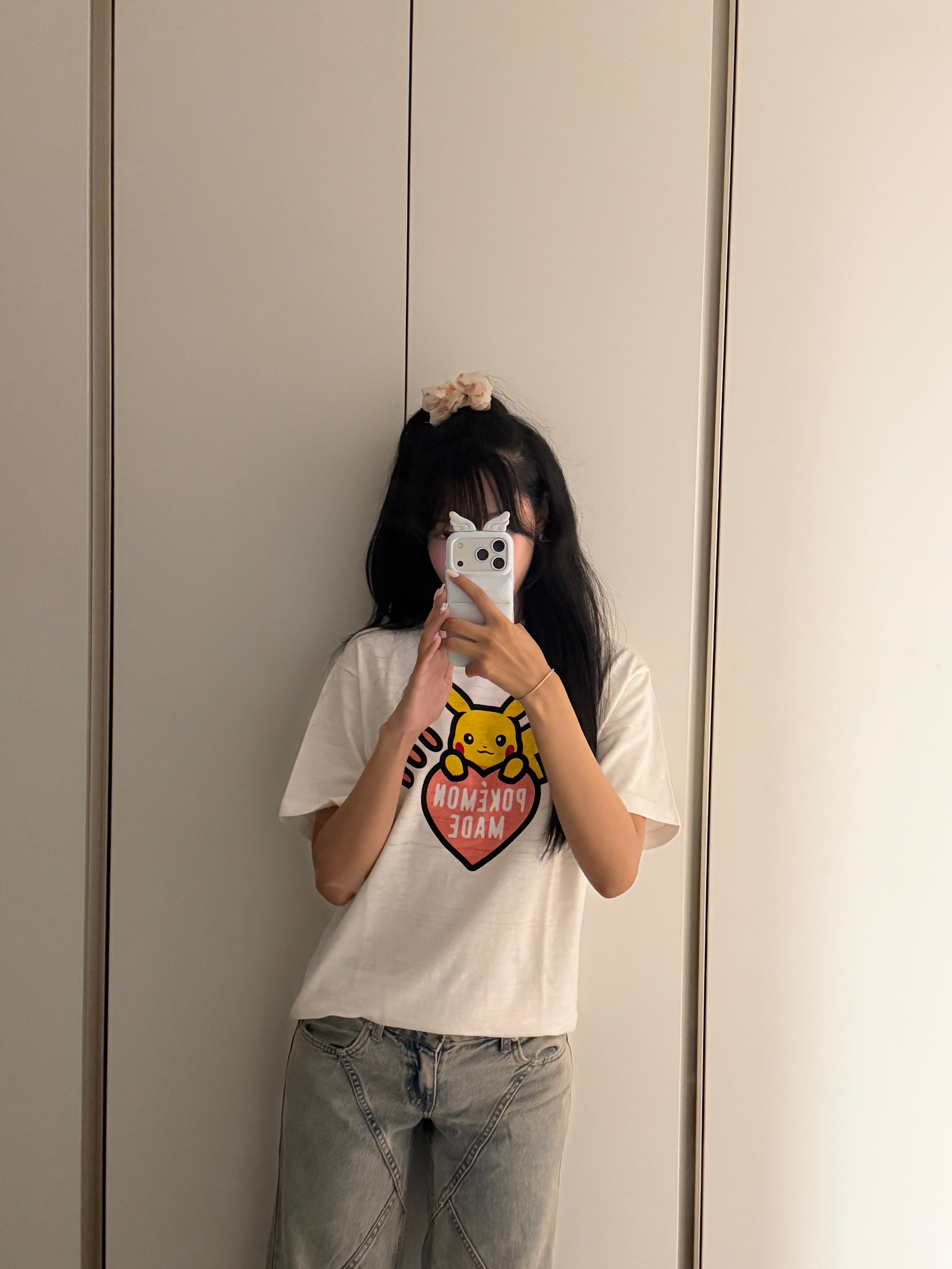 Human Made x Pokemon Graphic T-Shirt White Coral Pink - Seoul Store Exclusive, Maison Mihara Yasuhiro Blakey OG Sole Canvas Low-top Sneakers Pink 착용 스타일 - 2