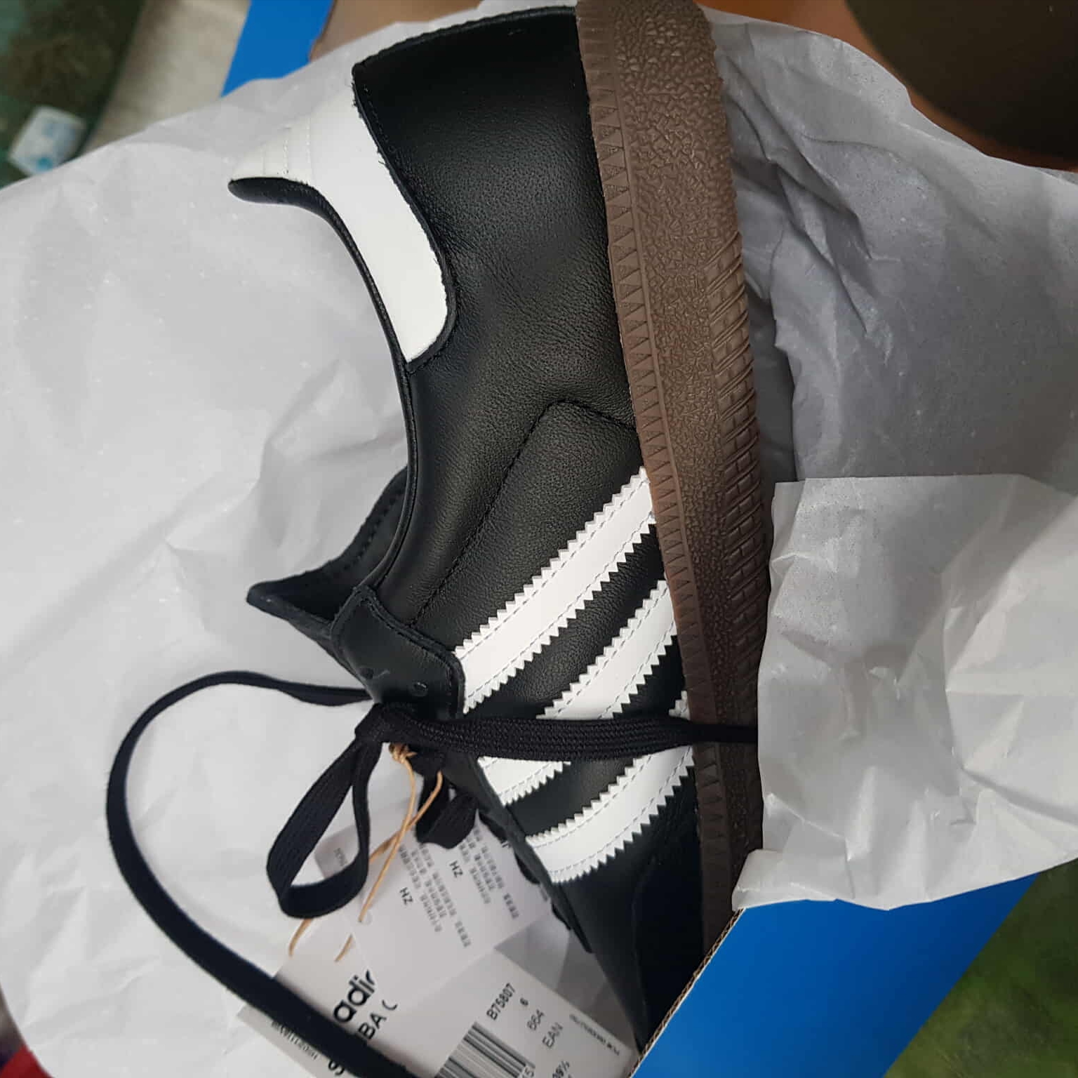 Adidas Samba OG Black White Gum 착용 스타일 - 2