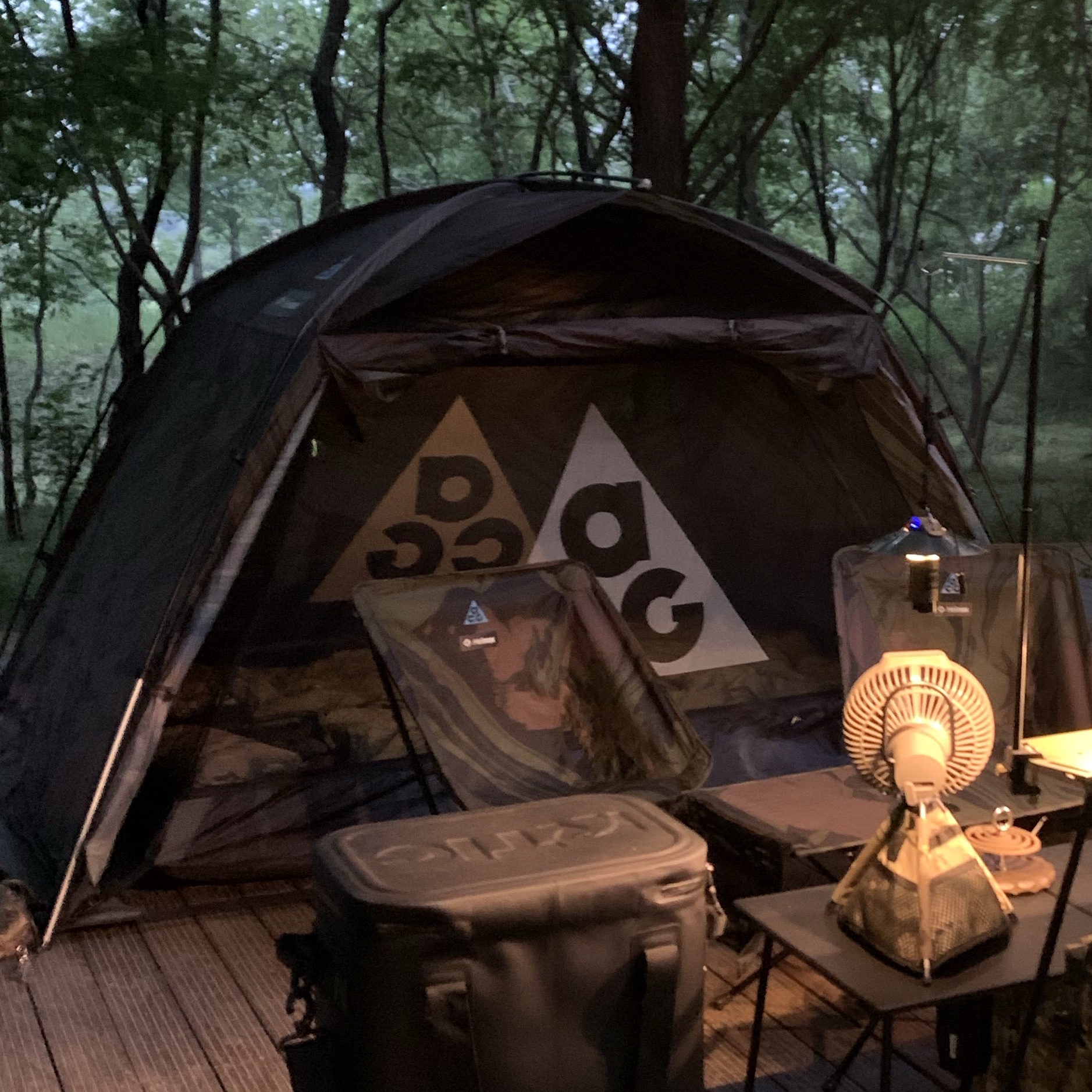 Helinox x ACG Tent 20FW (Red Label), Helinox x ACG Chair Zero - 20FW (Red Label) 착용 스타일