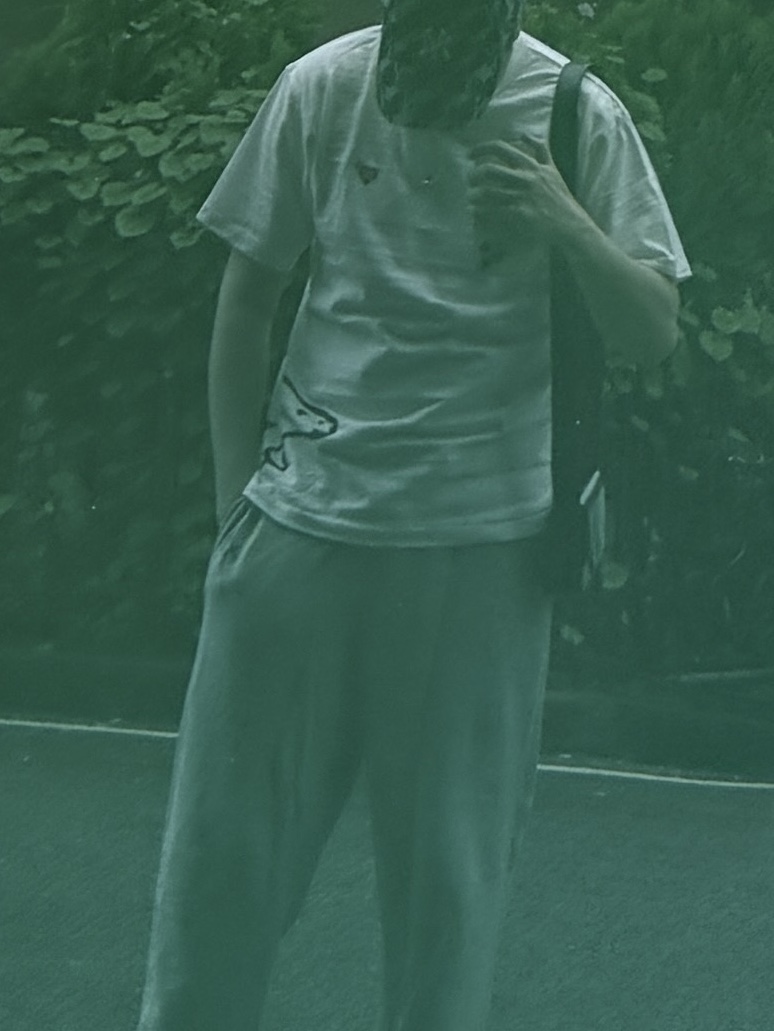 Human Made Graphic T-Shirt White, Palace x Vivienne Westwood Orb Pendant Silver - 24FW 착용 스타일