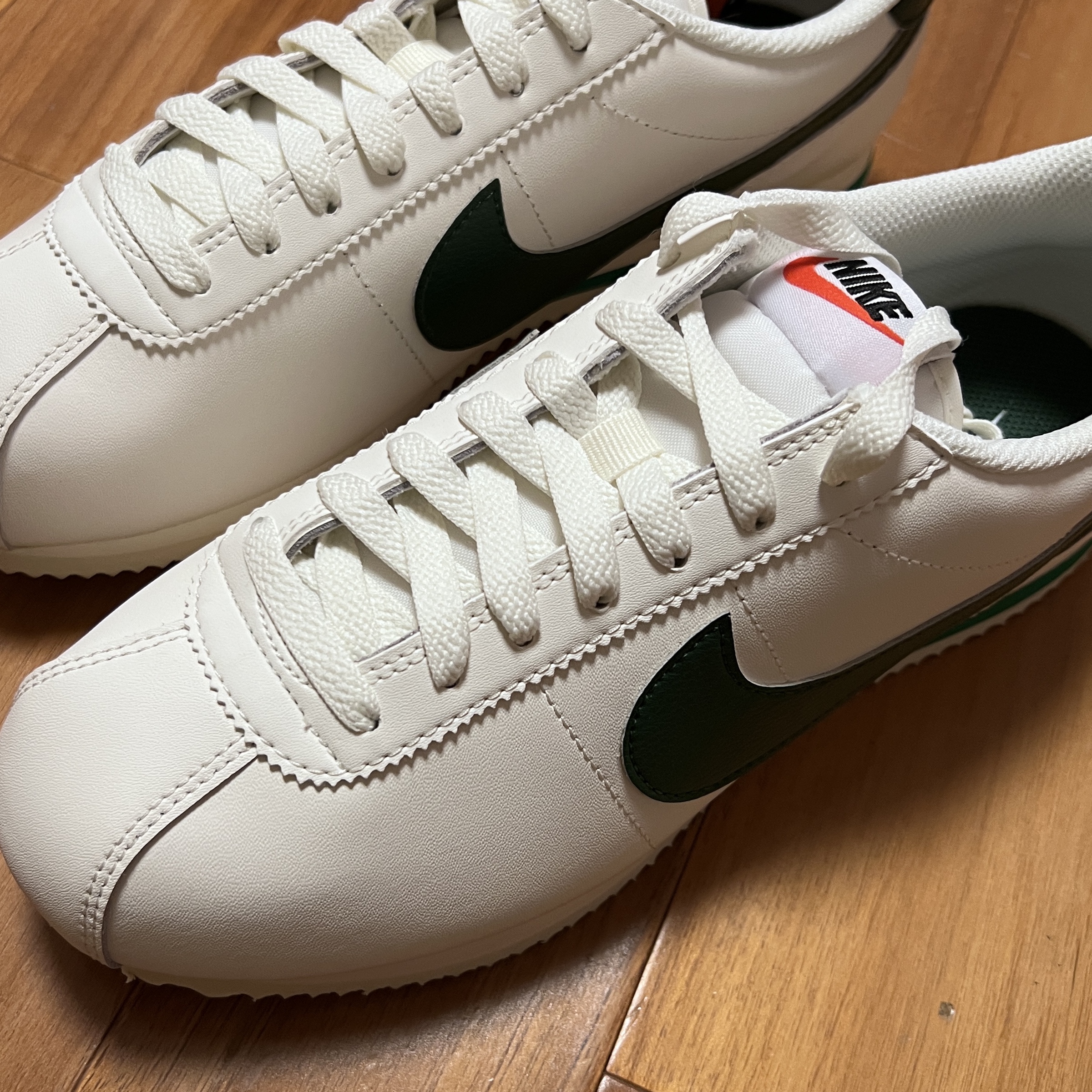 (W) Nike Cortez Gorge Green and Malachite 착용 스타일
