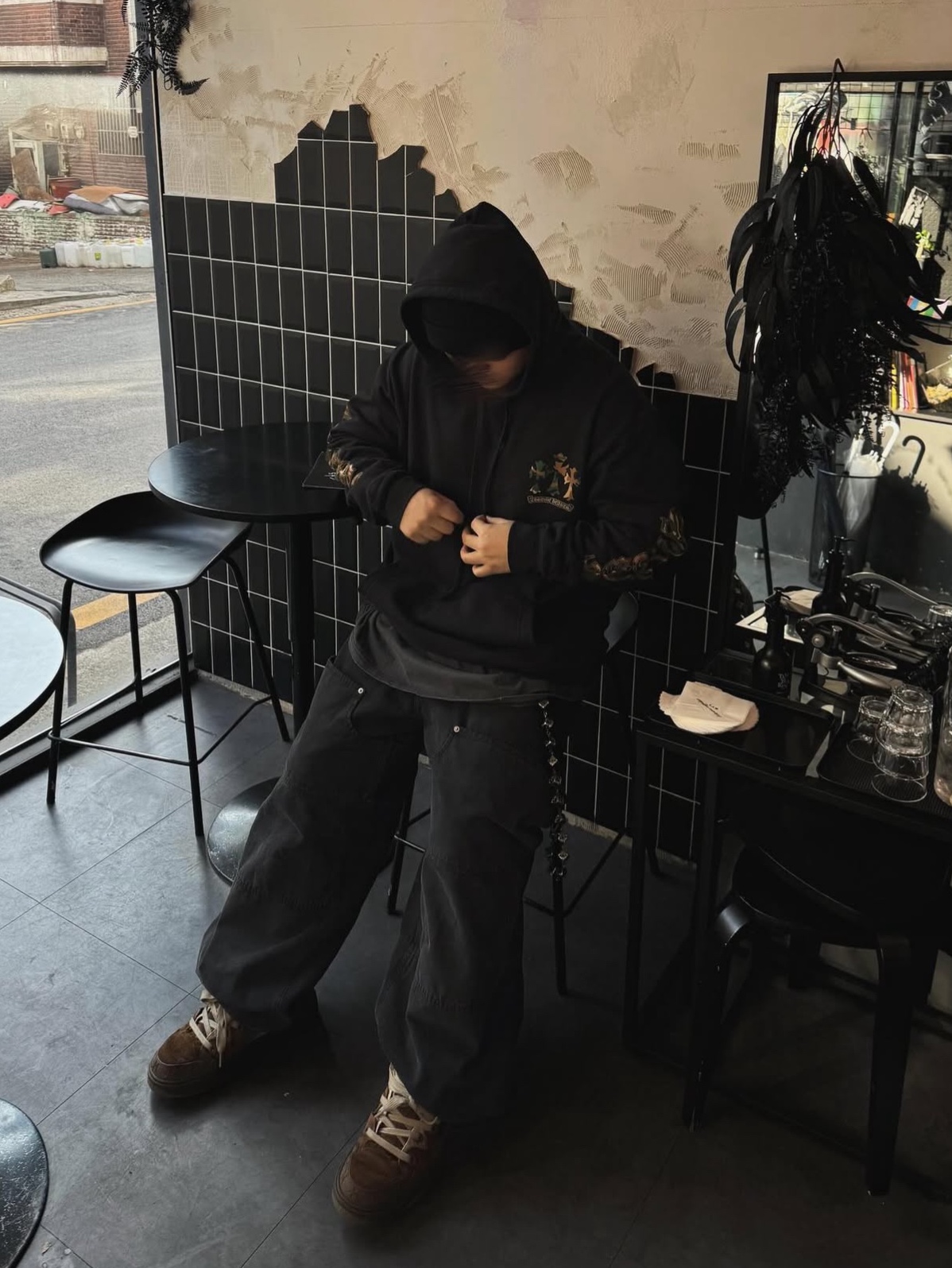 Chrome Hearts Camo Horseshoe Hoodie Black 착용 스타일