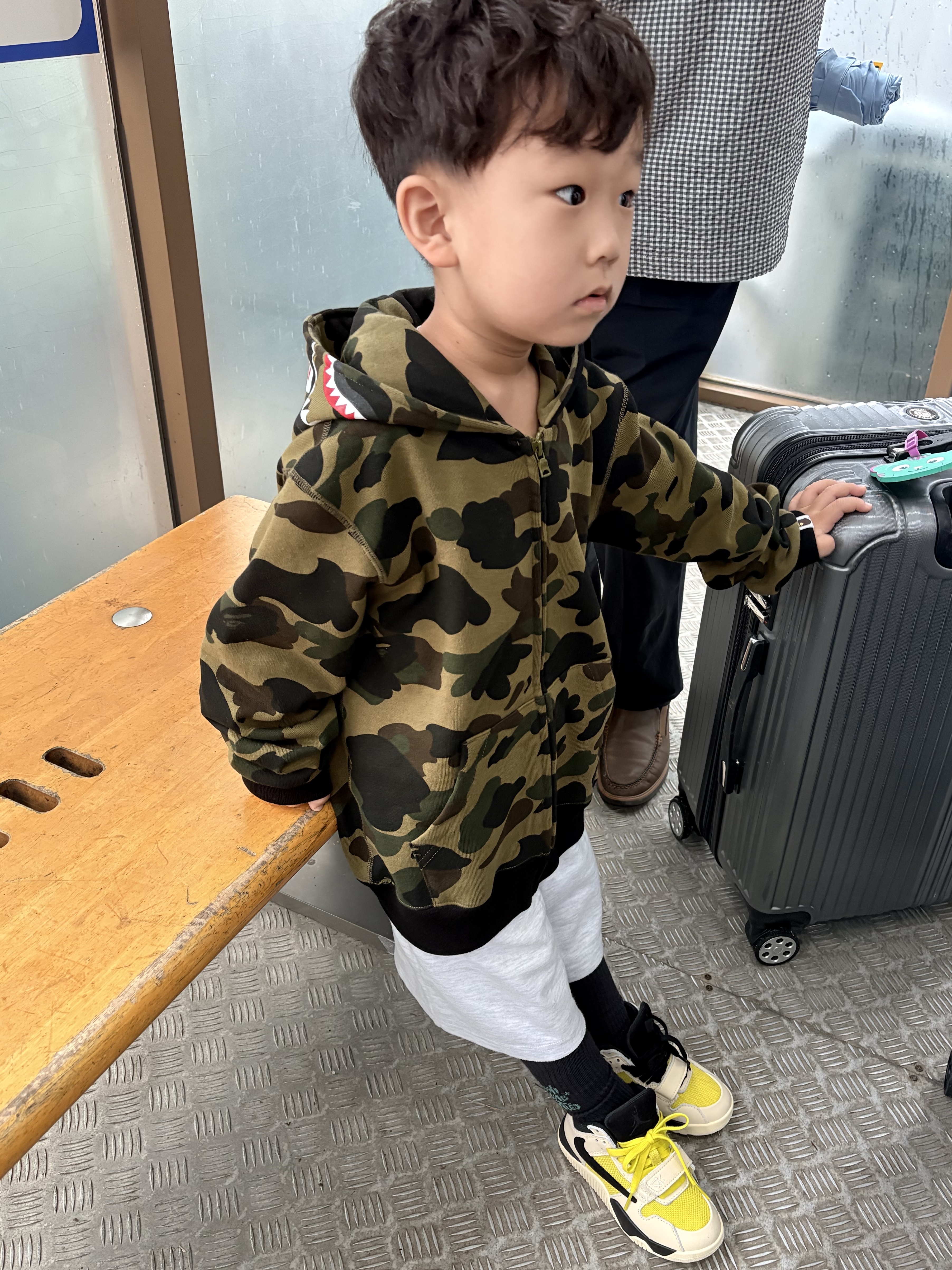 (PS) Jordan x Travis Scott Jumpman Jack TR Bright Cactus, (Kids) BAPE 1st Camo Milo Shark Zip Hoodie Green 착용 스타일 - 1