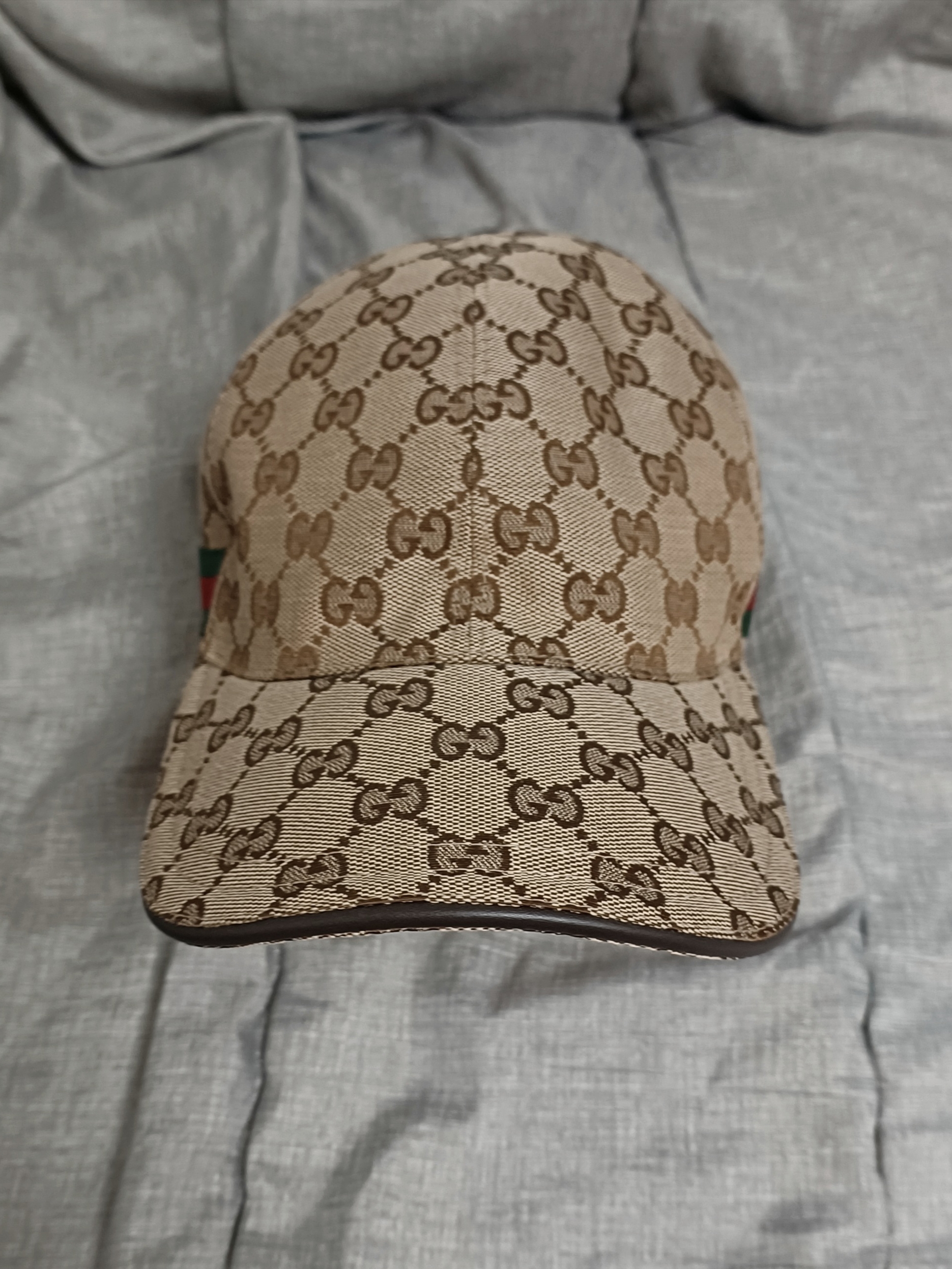 Gucci Original GG Baseball Hat with Web Beige Ebony 착용 스타일
