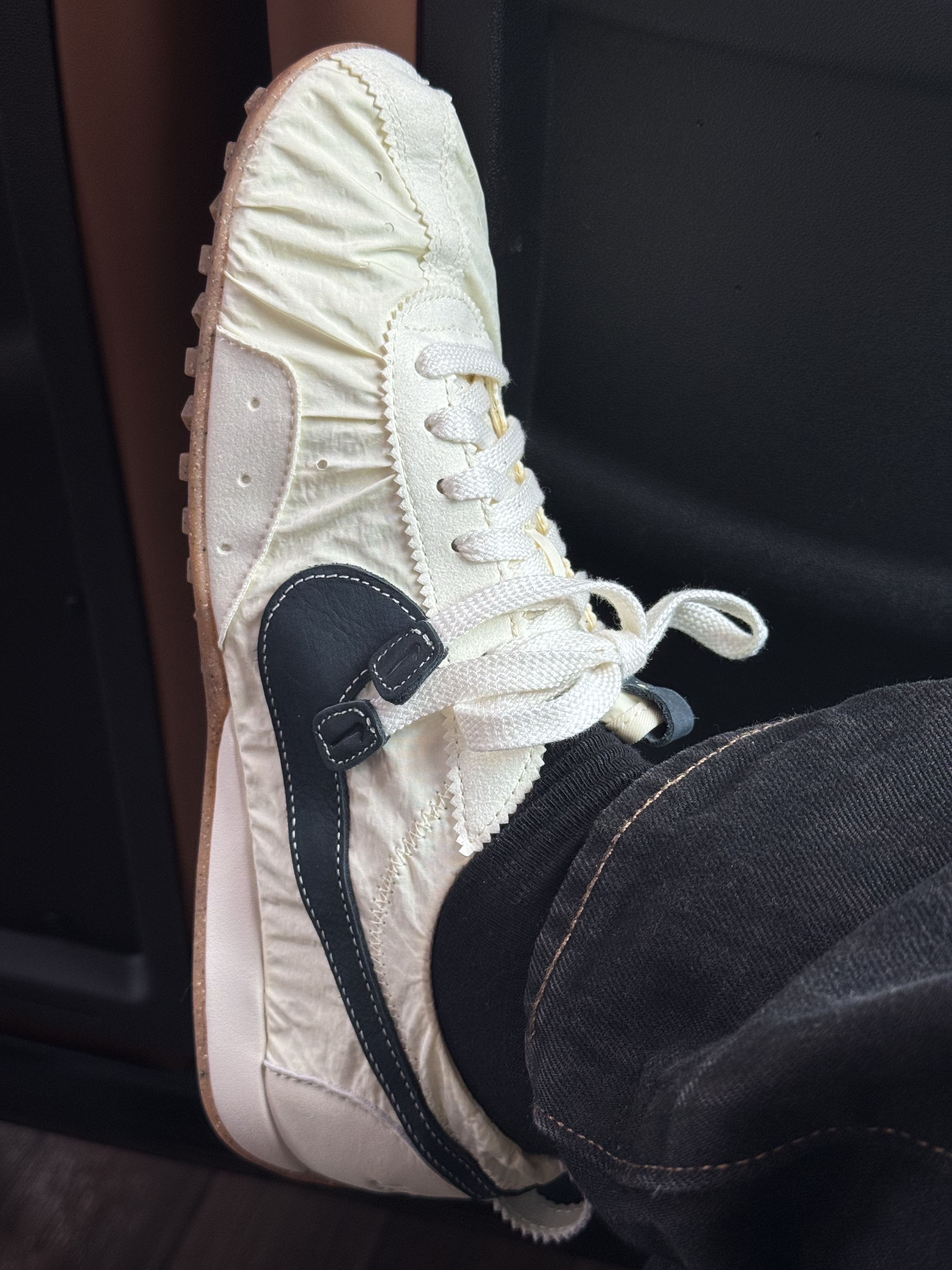 Nike x Jacquemus Moon Shoe SP Alabaster Off Noir 착용 스타일