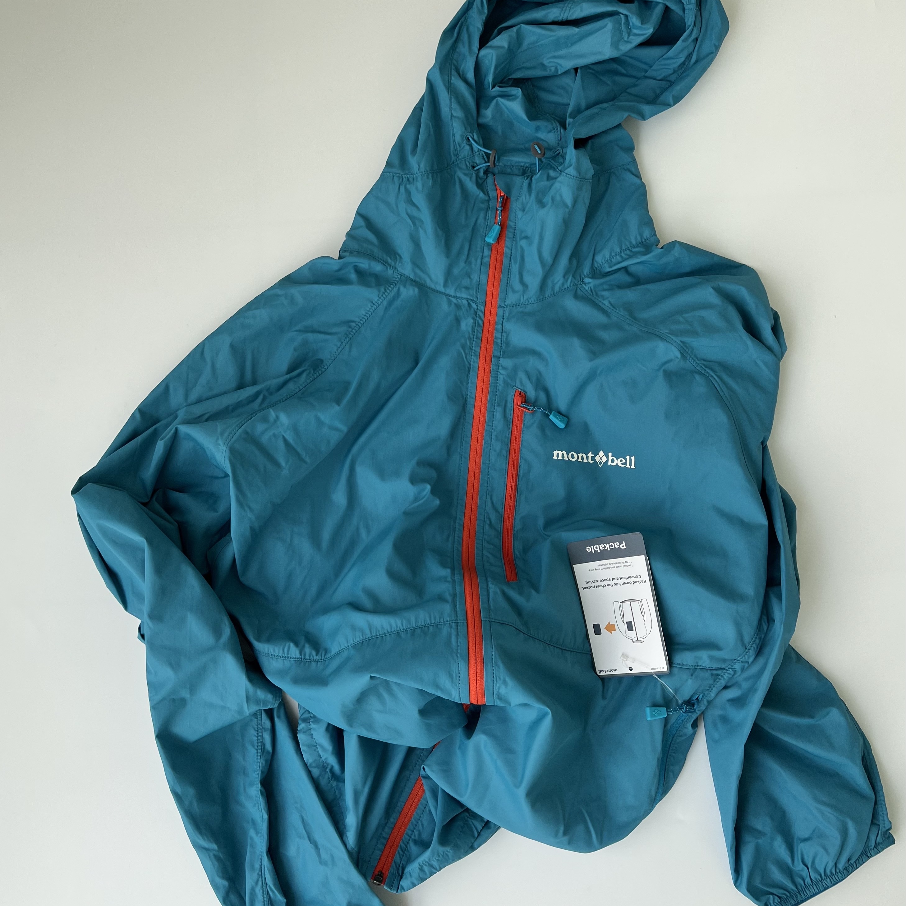 Montbell Wind Blast Hooded Jacket Black, Montbell Wind Blast Hooded Jacket Dark Green 착용 스타일 - 3