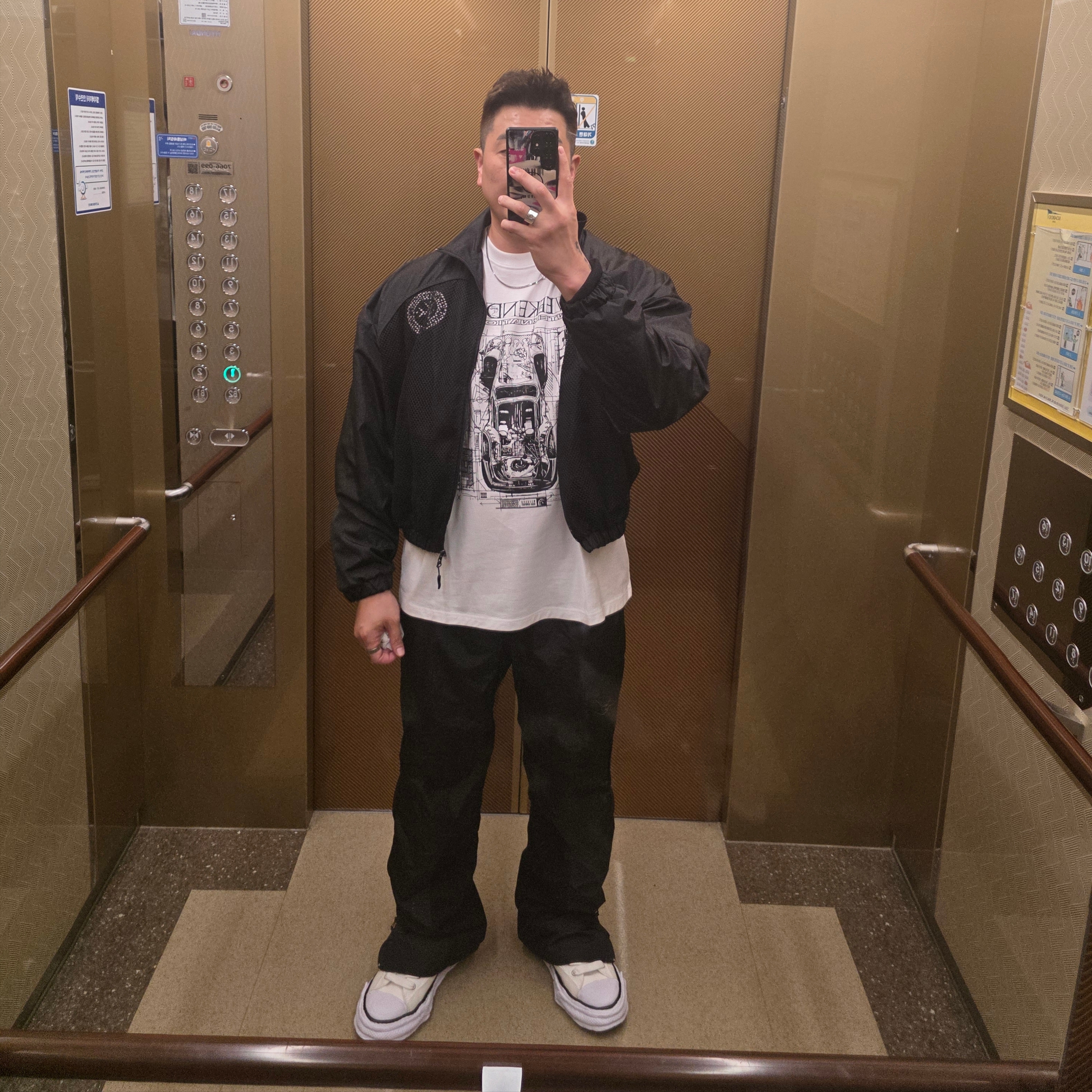 Punch Drunk Parties GhostMark Wind Jacket BLACK, Maison Mihara Yasuhiro Peterson23 OG Sole Canvas Low-top Sneakers White 착용 스타일