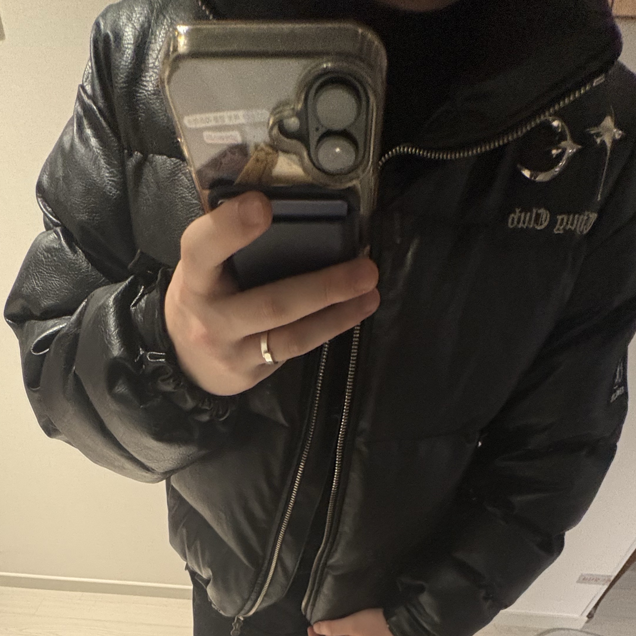Thug Club Leather Puffer Jacket Black (Polyester) 착용 스타일