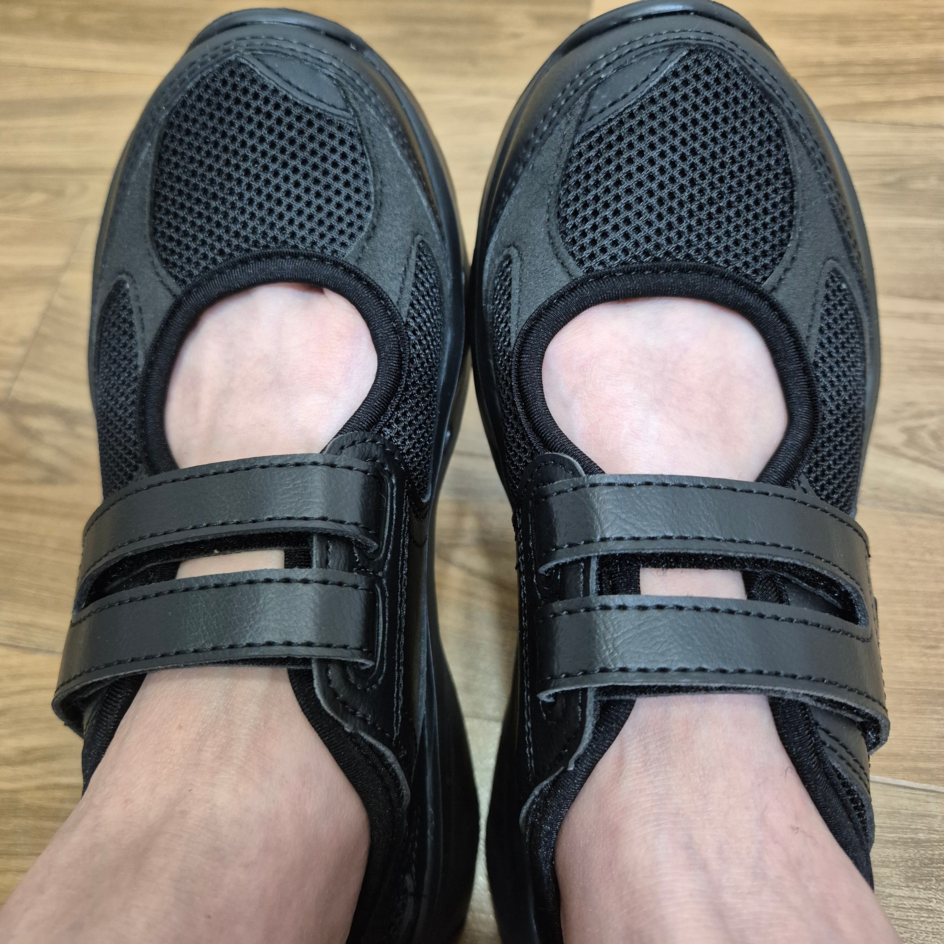 (W) New Balance Breeze SD2202 Triple Black 착용 스타일