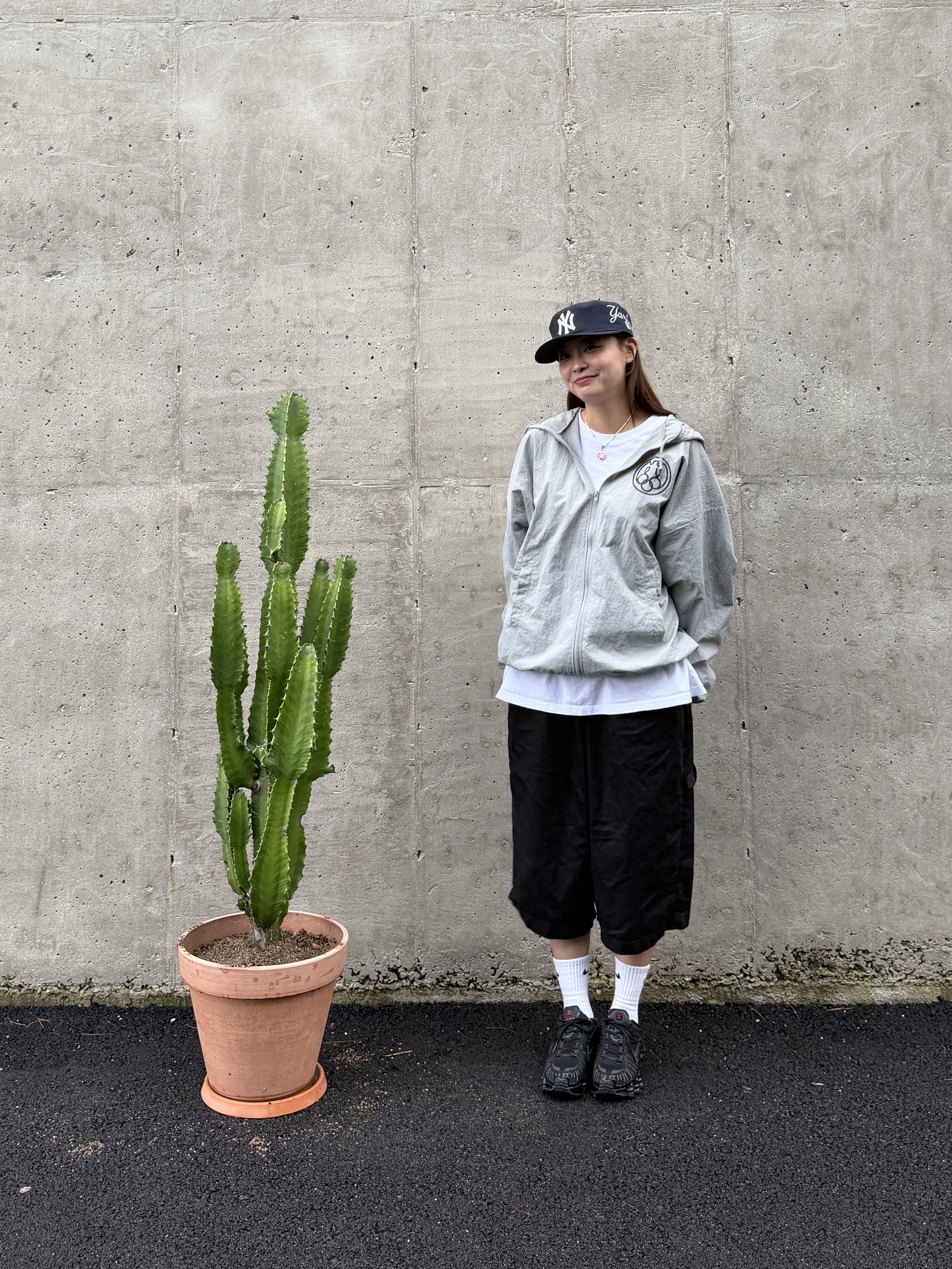 Yeezy x Gosha Rubchinskiy Vulture WB-01 Jacket Mocha, New Era MLB New York Yankees Pillbox Series Ball Cap Navy 착용 스타일 - 6