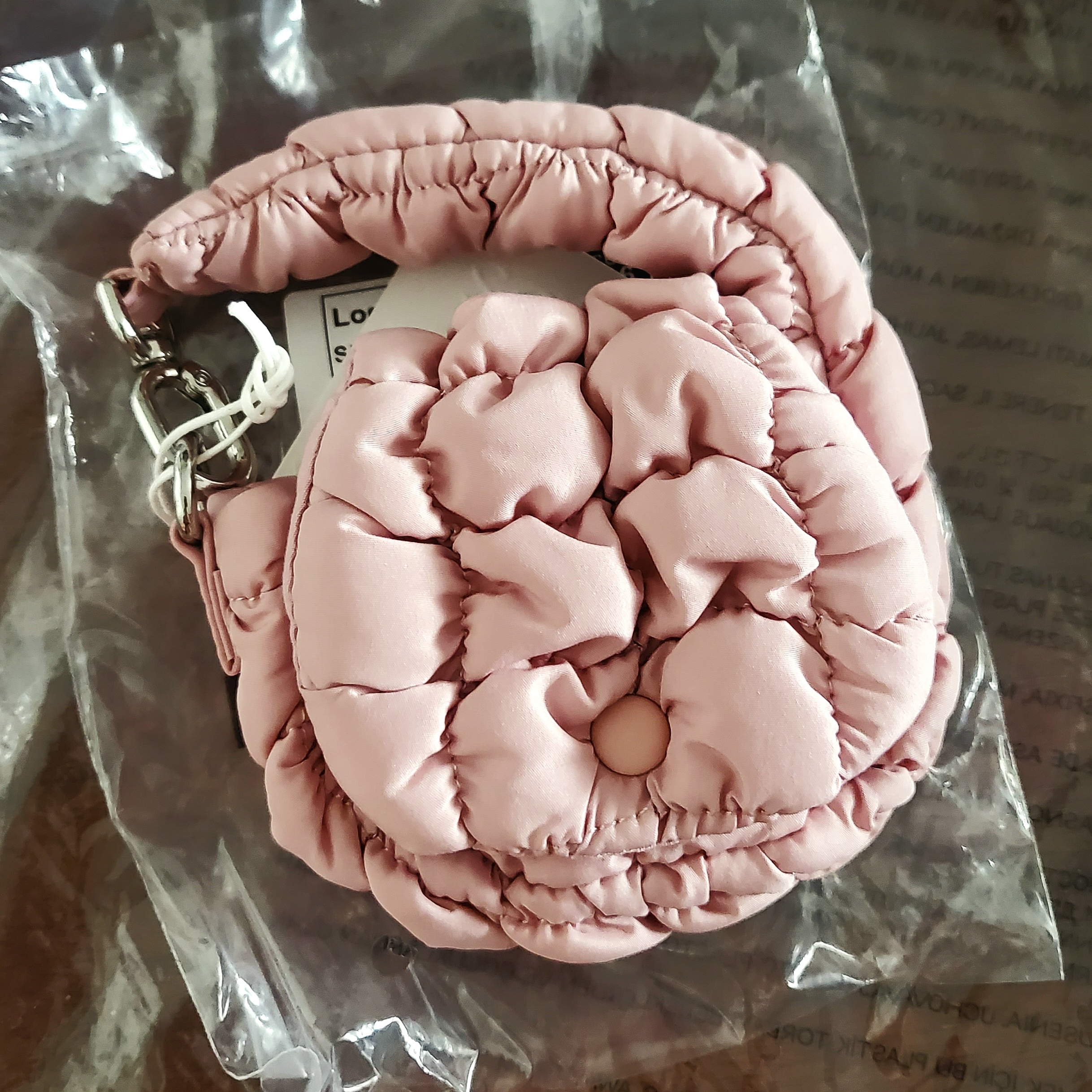 COS Quilted Nano Bag Pink 착용 스타일