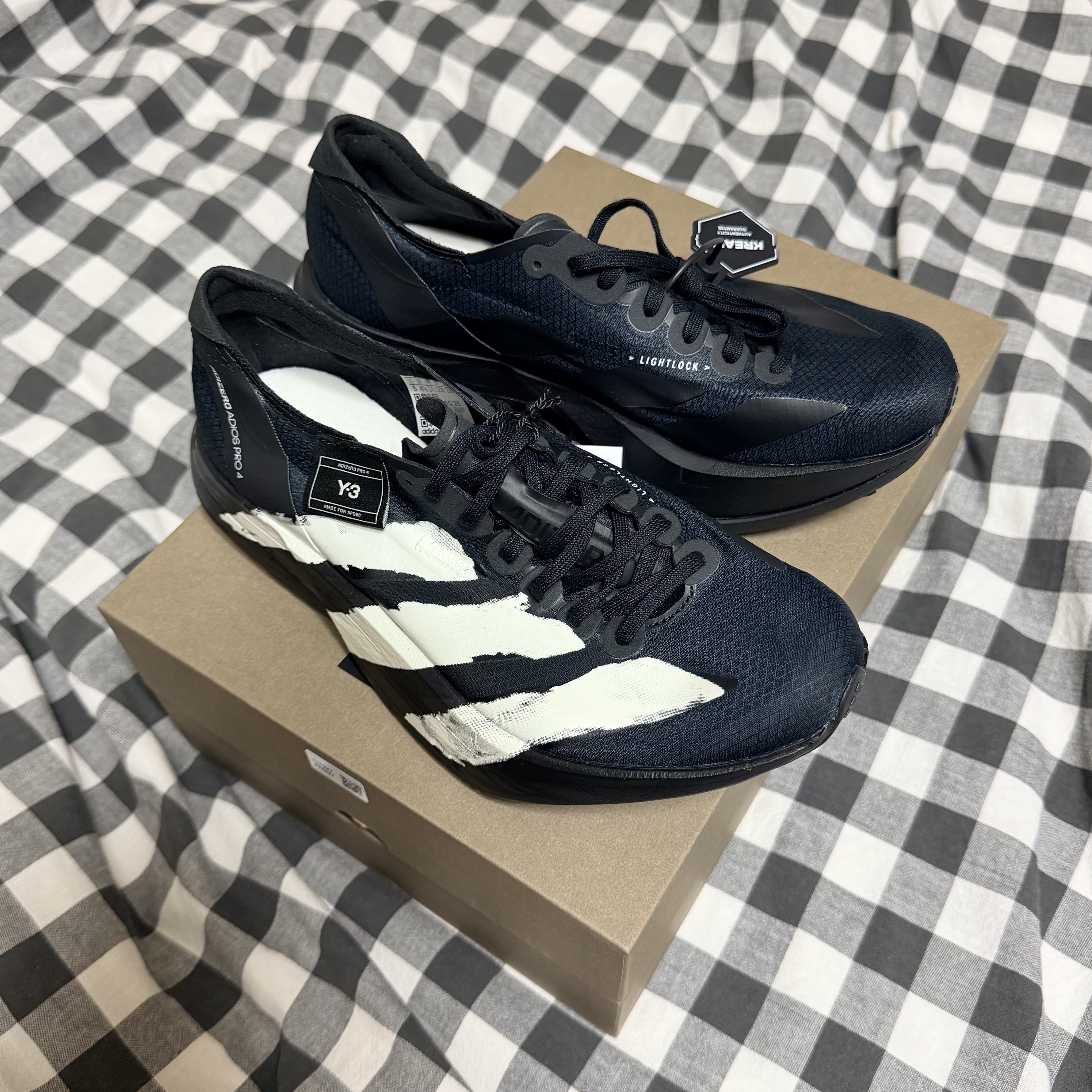 Y-3 Adios Pro 4 Black Off White 착용 스타일 - 2