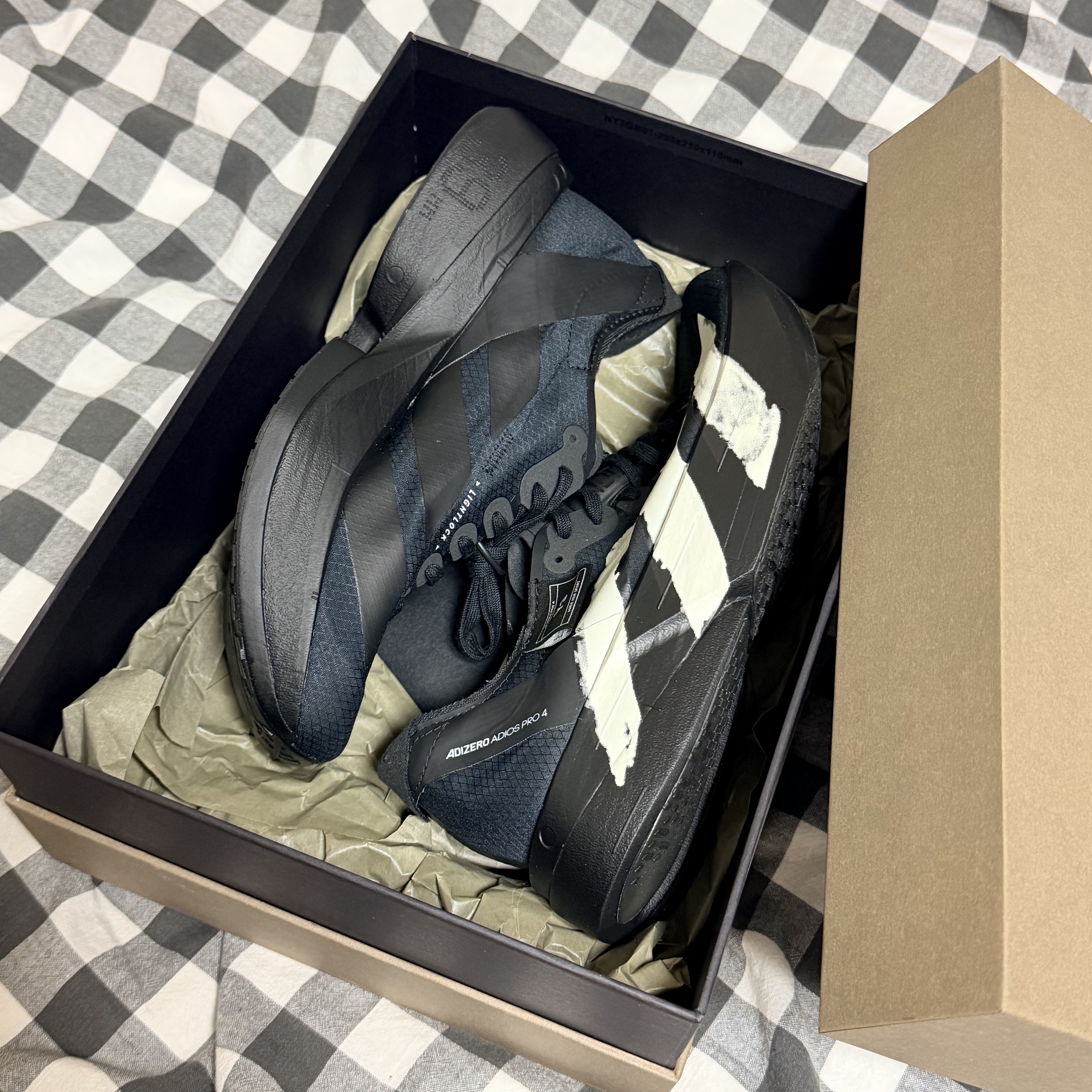 Y-3 Adios Pro 4 Black Off White 착용 스타일 - 1