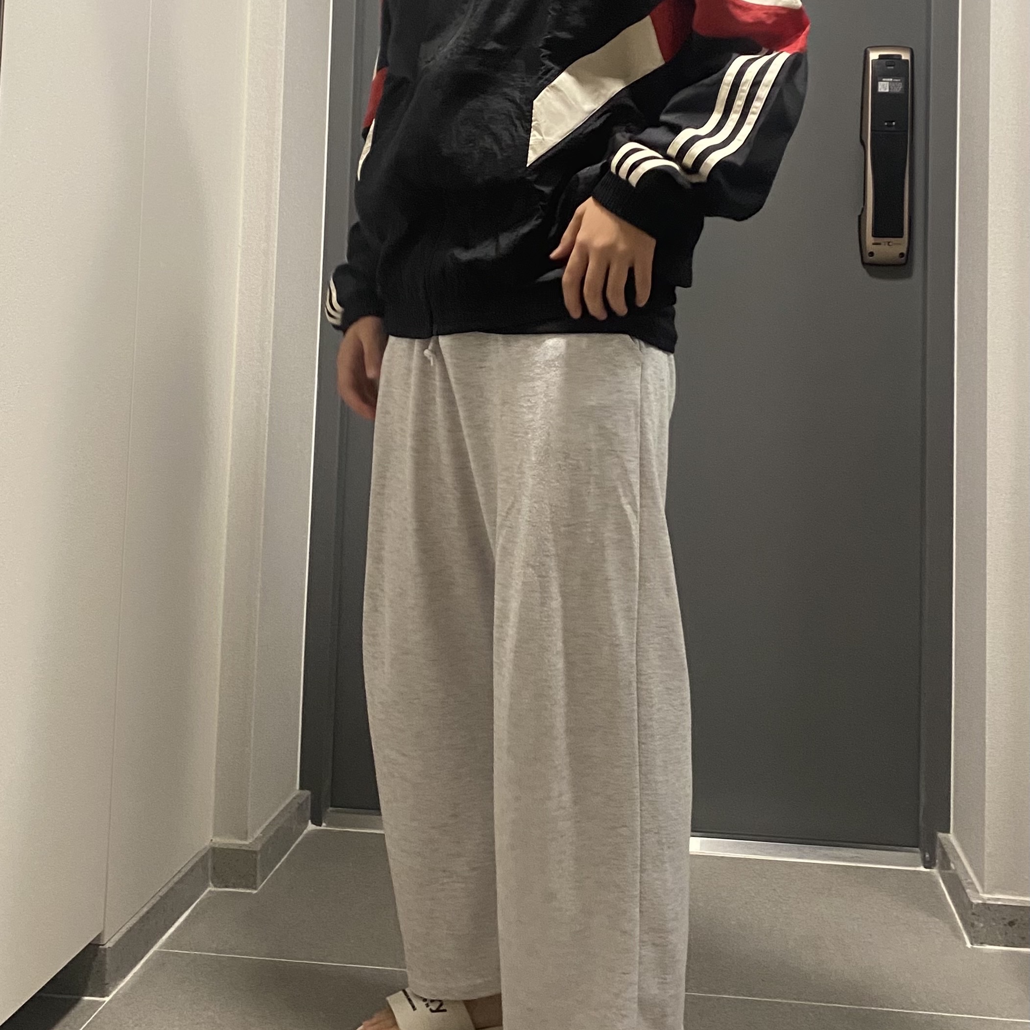 Adidas Manchester United Originals Track Top Black Red - KR Sizing 착용 스타일