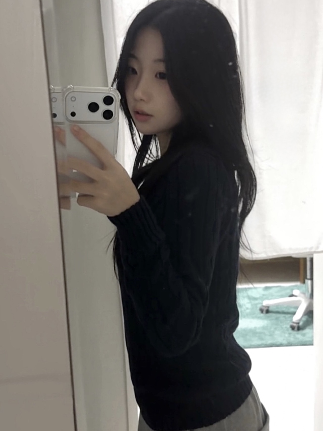 [15%적립] Polo Ralph Lauren Cable Knit Cotton Sweater Hunter Navy, Apple iPhone 17 Pro 256GB Silver 착용 스타일