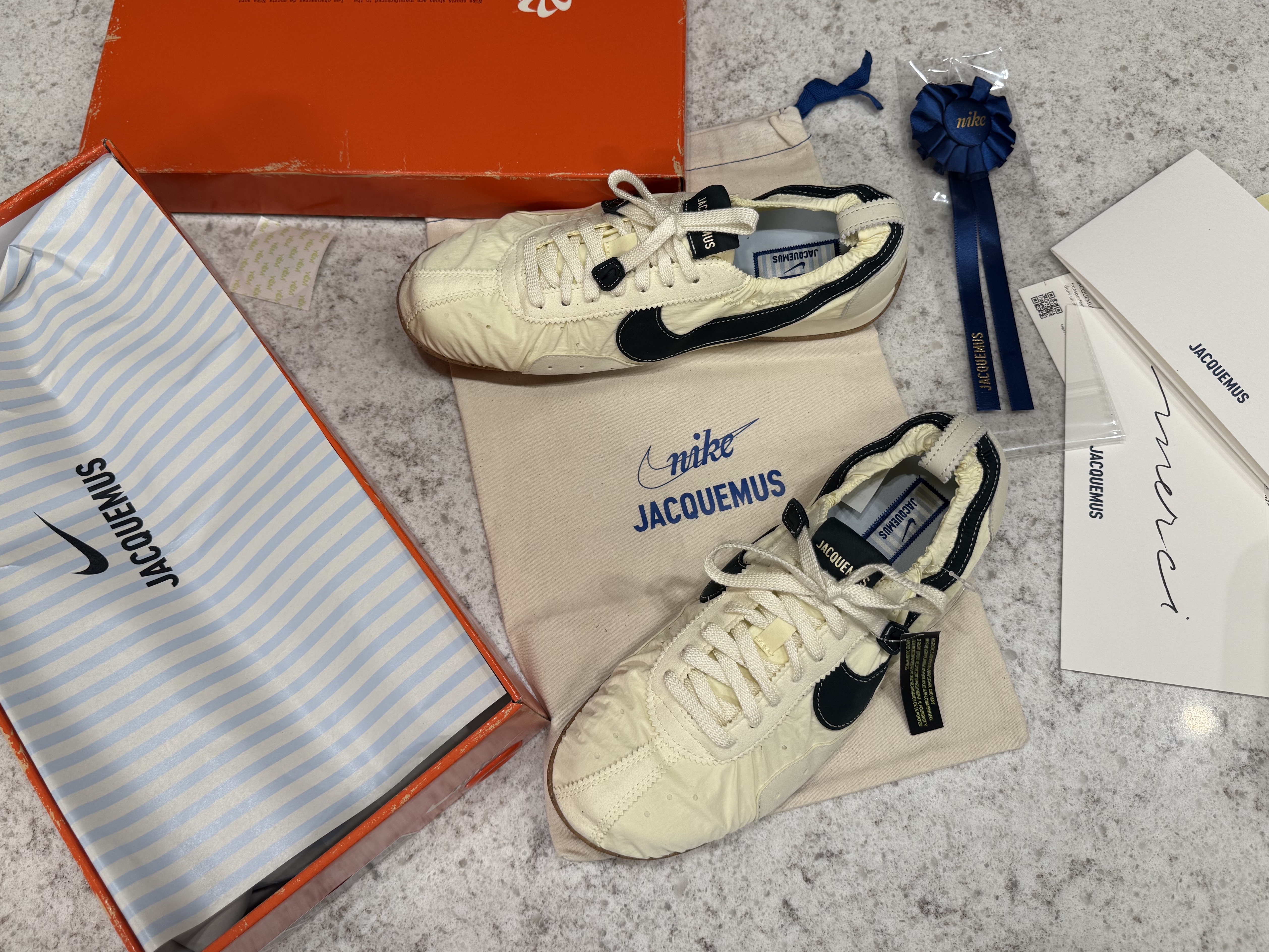 Nike x Jacquemus Moon Shoe SP Alabaster Off Noir 착용 스타일 - 1
