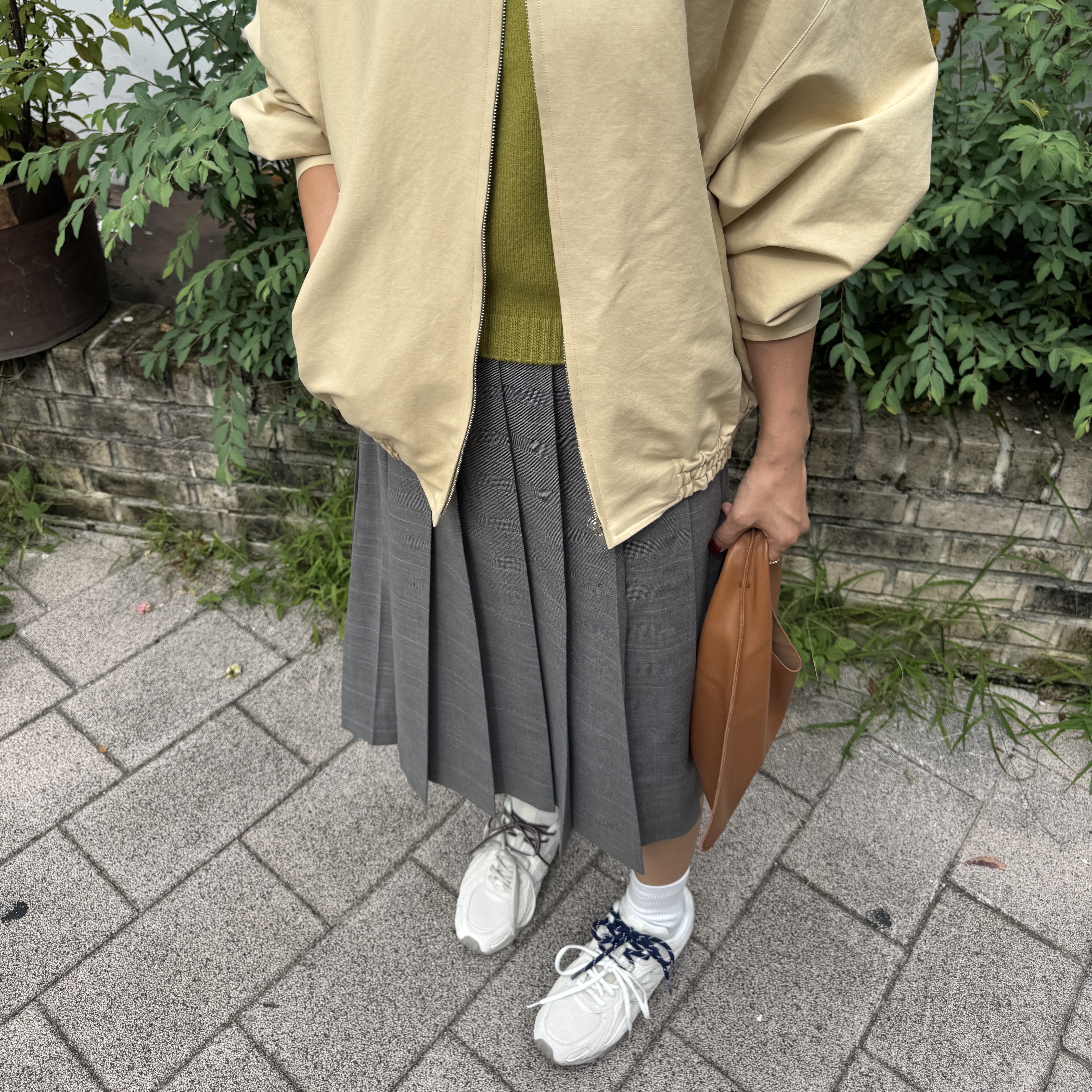 New Balance 204L Timberwolf Linen 착용 스타일 - 5