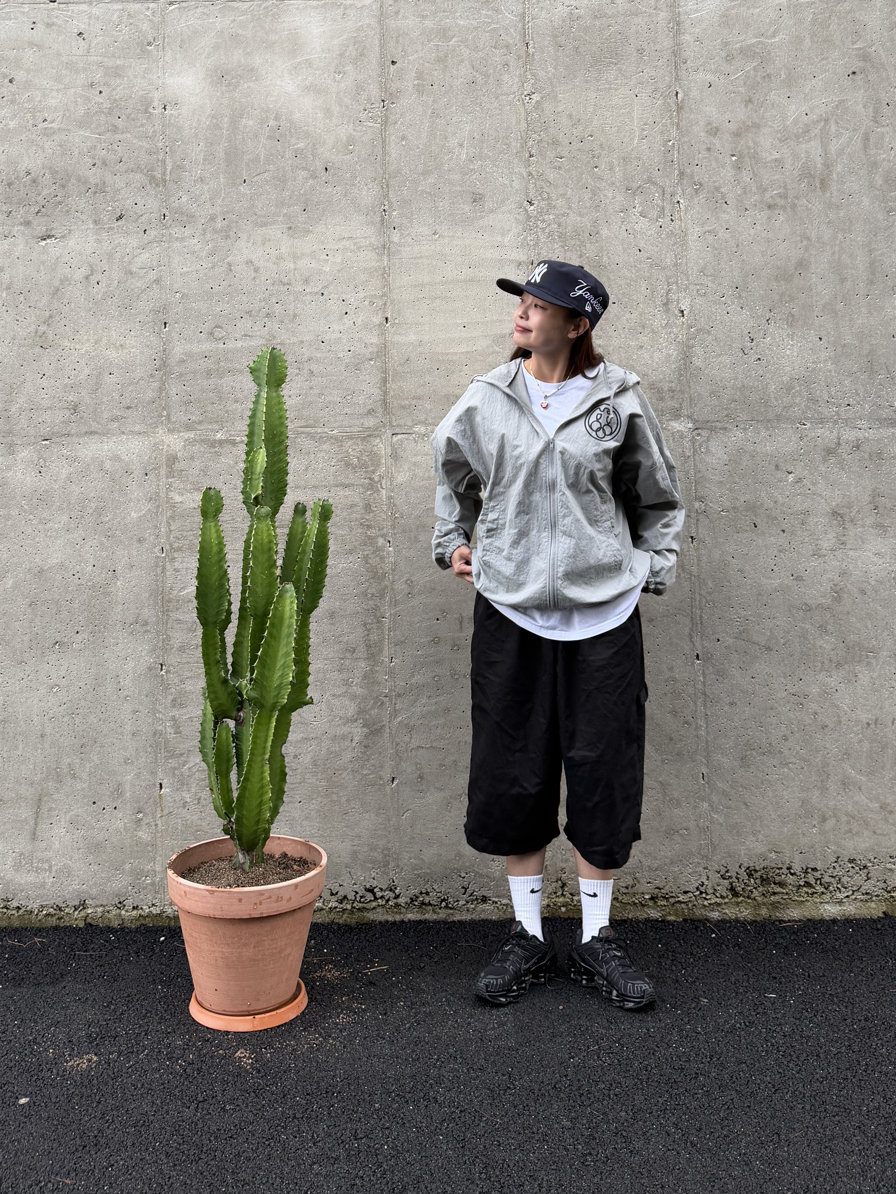 Yeezy x Gosha Rubchinskiy Vulture WB-01 Jacket Mocha, New Era MLB New York Yankees Pillbox Series Ball Cap Navy 착용 스타일 - 5