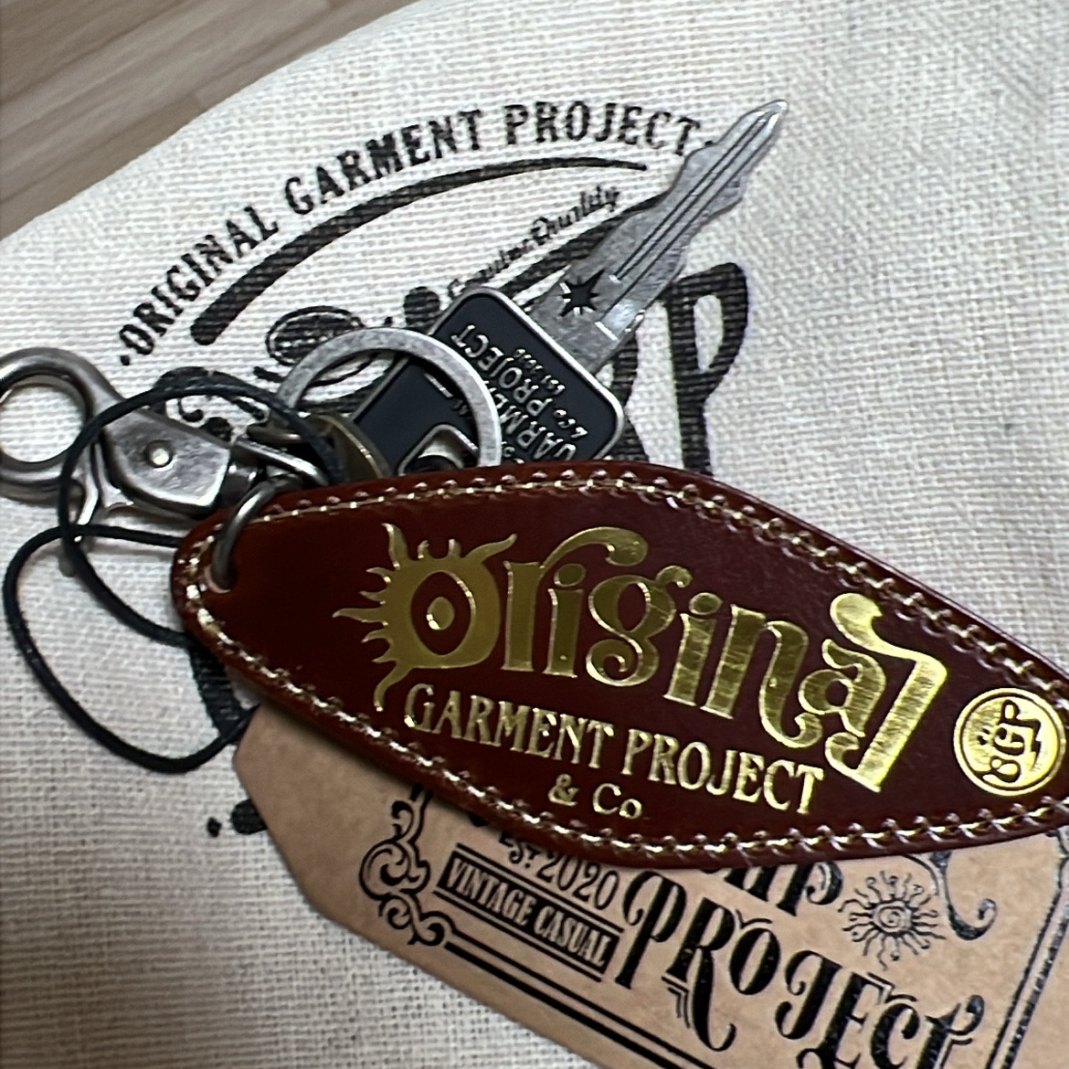 Ogarp Metal Keyring Silver 착용 스타일