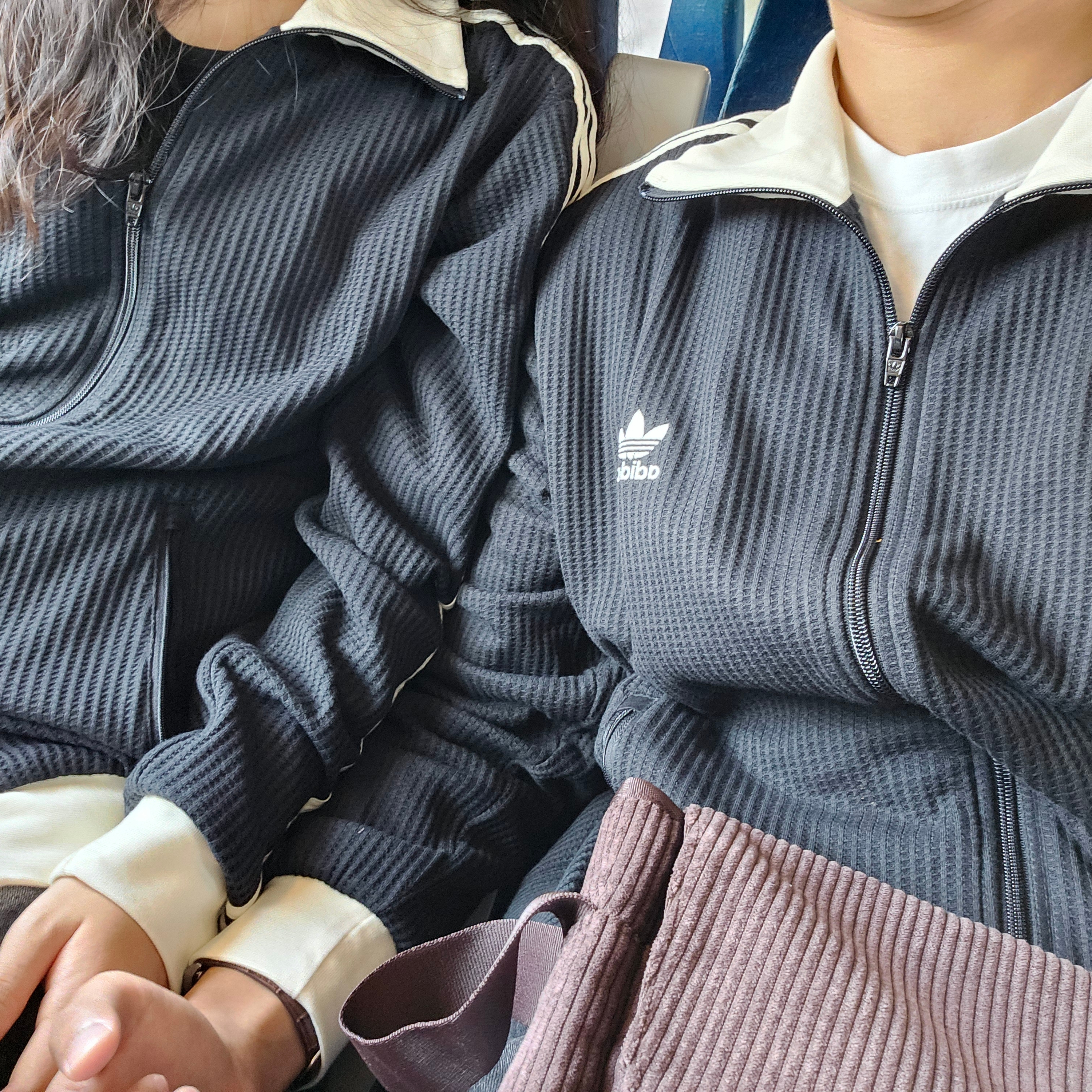 Adidas NEXT+ Corduroy Messenger Bag Shadow Brown, Adidas Waffle Beckenbauer Track Top Black - KR Sizing 착용 스타일 - 3