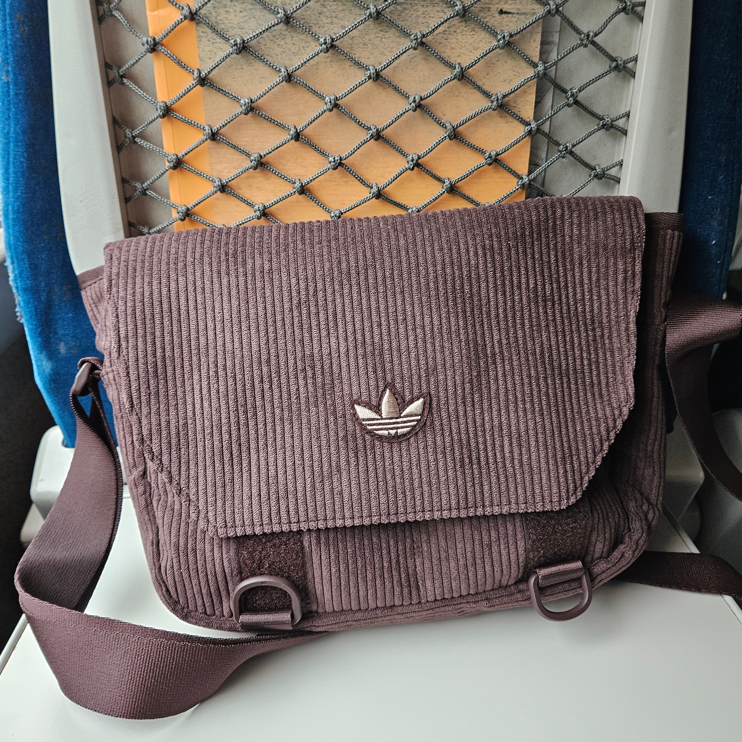 Adidas NEXT+ Corduroy Messenger Bag Shadow Brown, Adidas Waffle Beckenbauer Track Top Black - KR Sizing 착용 스타일 - 5